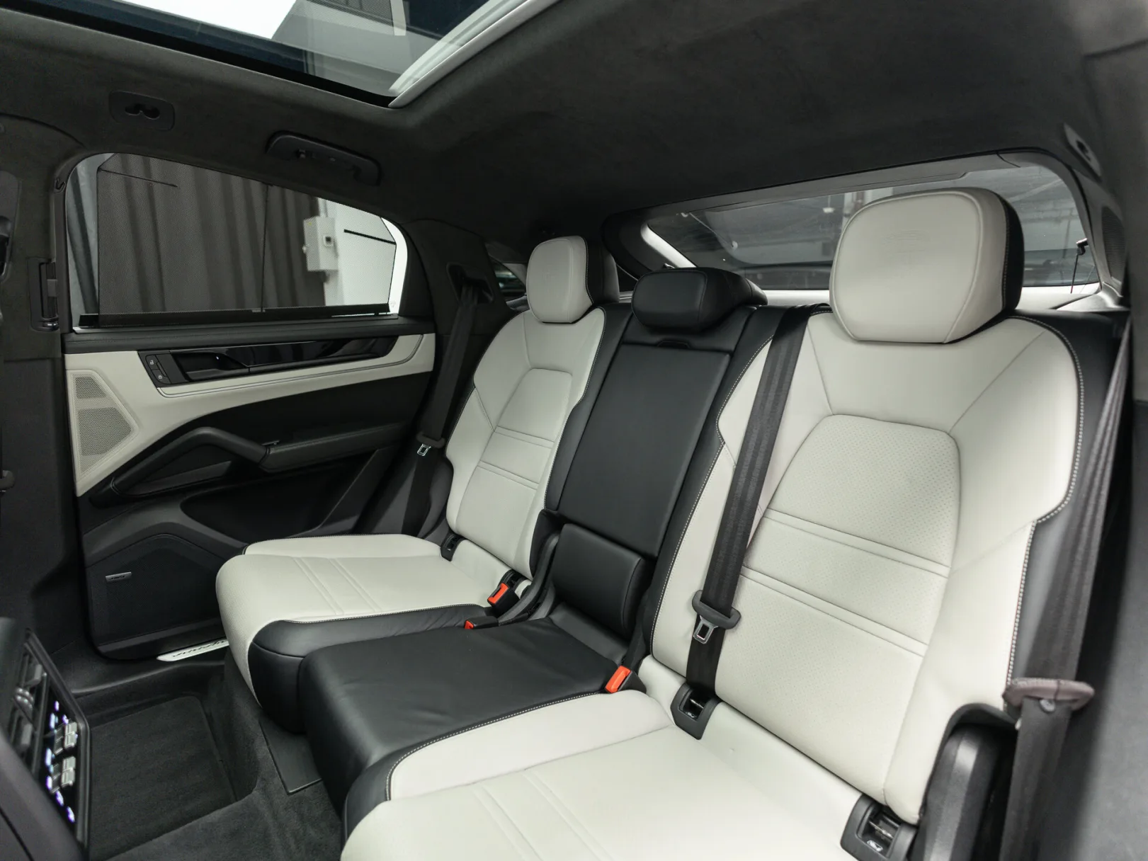 Porsche Cayenne S Coupé III Рестайлинг, 2023 — экстерьер, фото 31