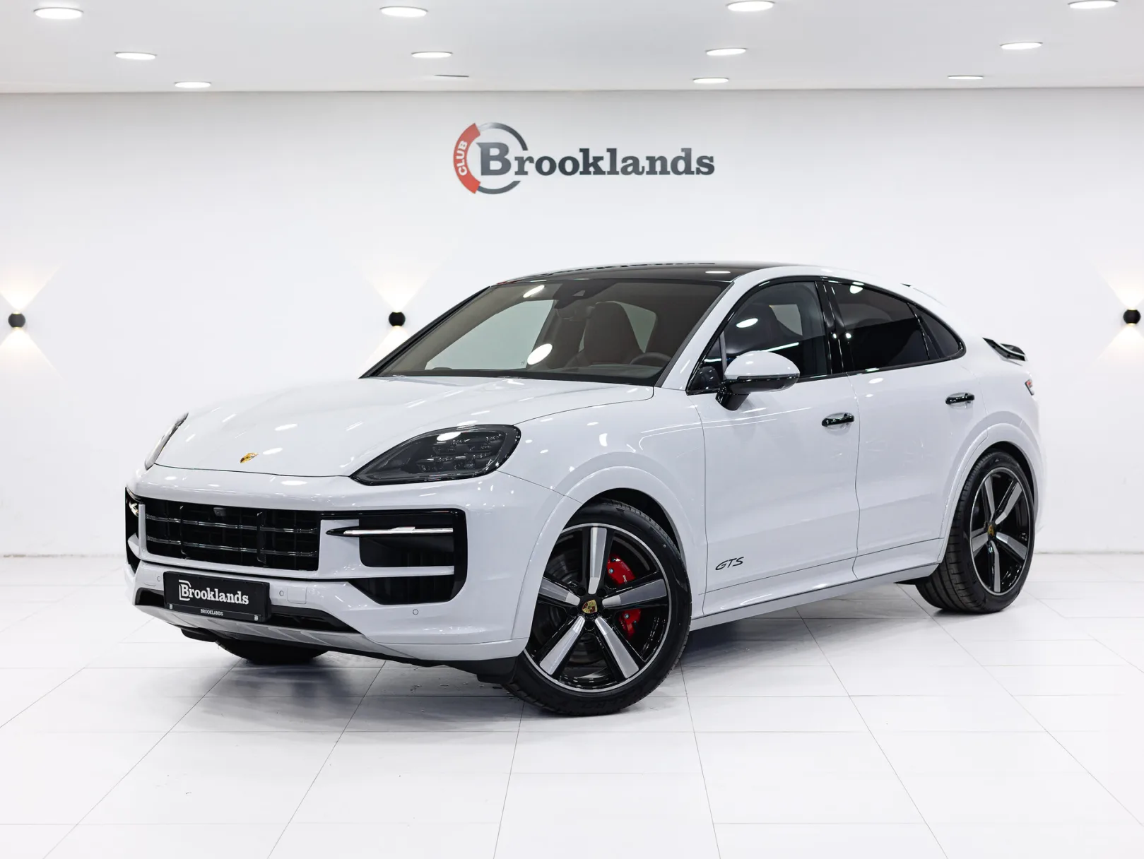 Porsche Cayenne GTS Coupé III Рестайлинг, 2024 — экстерьер, фото 1