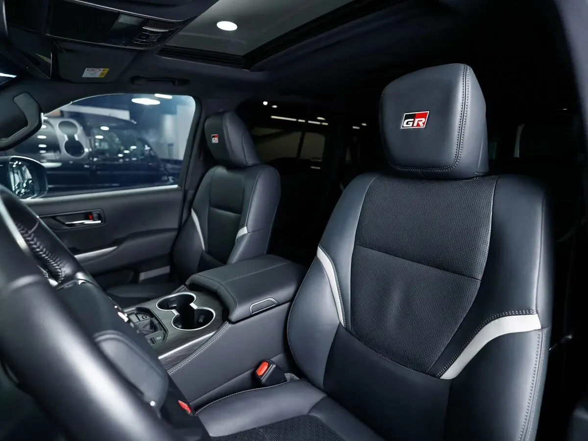 Toyota Land Cruiser 300 Series, 2021 — экстерьер, фото 11