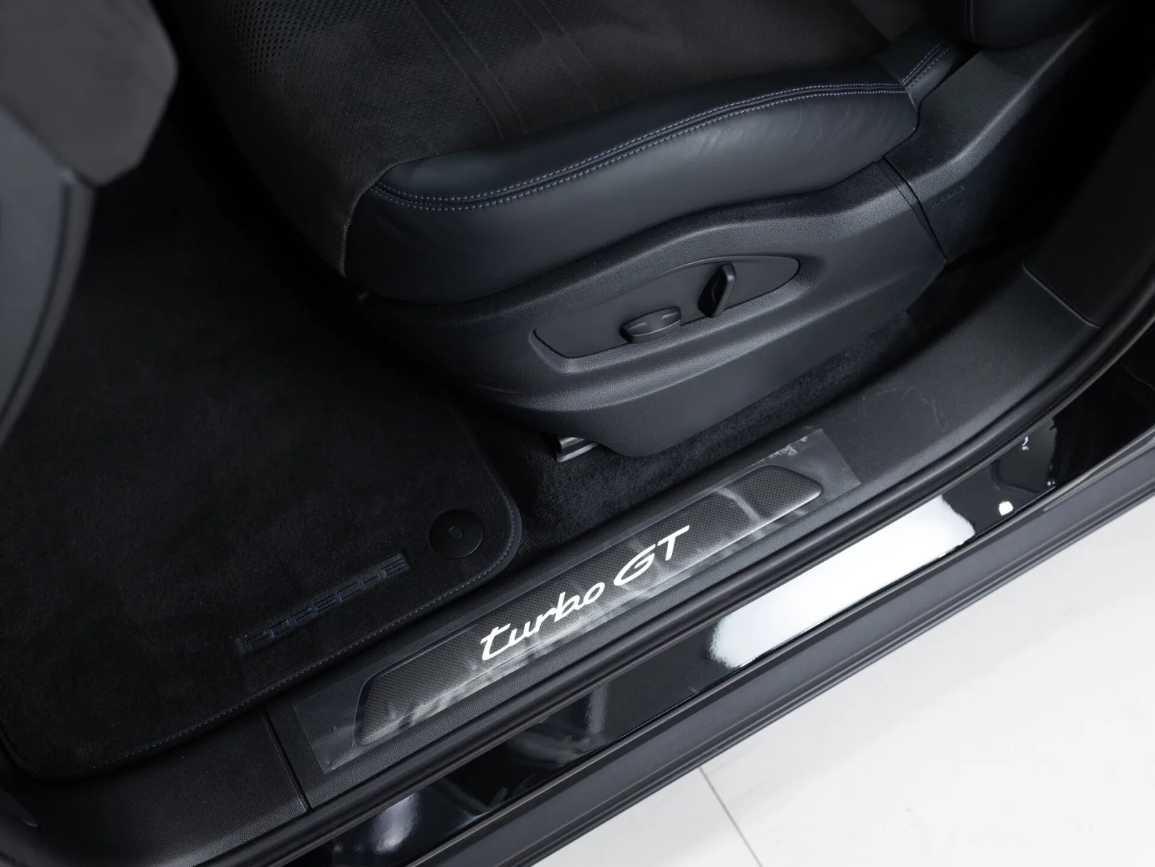 Porsche Cayenne Turbo GT III Рестайлинг, 2024 — экстерьер, фото 11