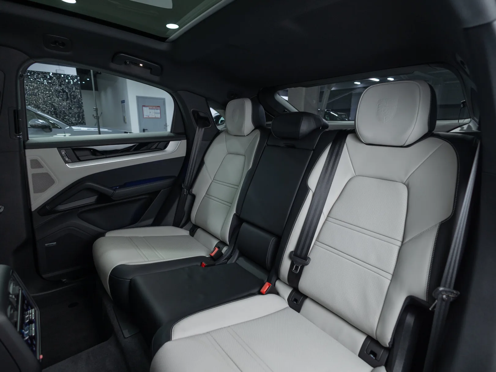 Porsche Cayenne Coupé III Рестайлинг, 2025 — экстерьер, фото 26