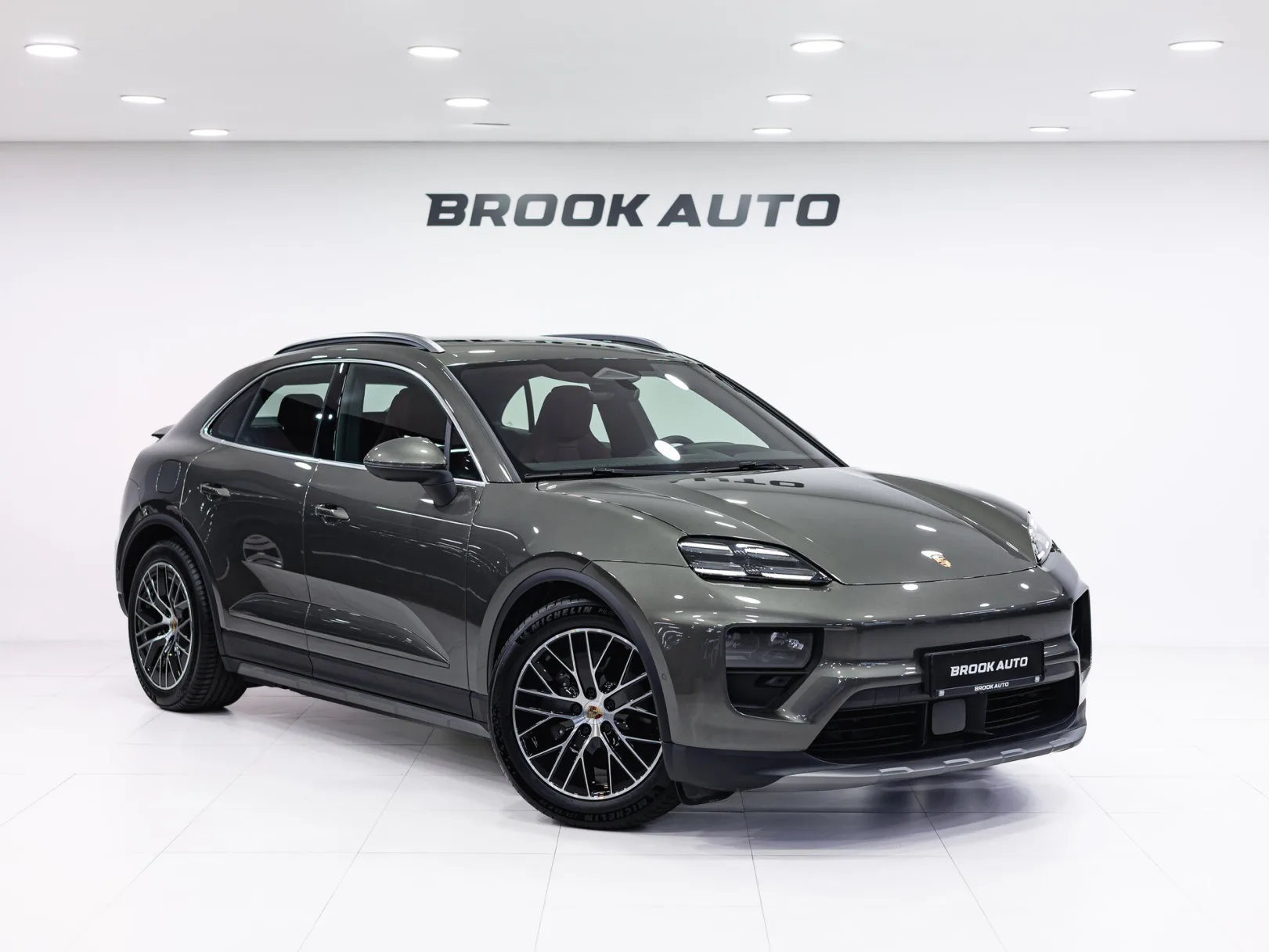 Porsche Macan 4 Electric II, 2025 — экстерьер, фото 3
