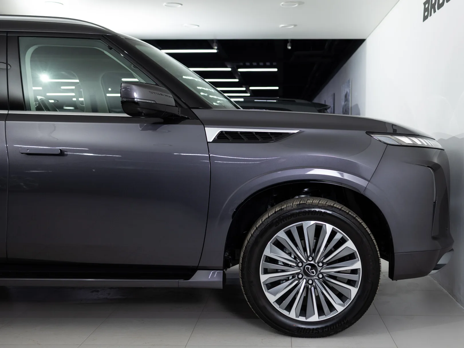 Infiniti QX80 Sensory II, 2026 — экстерьер, фото 38