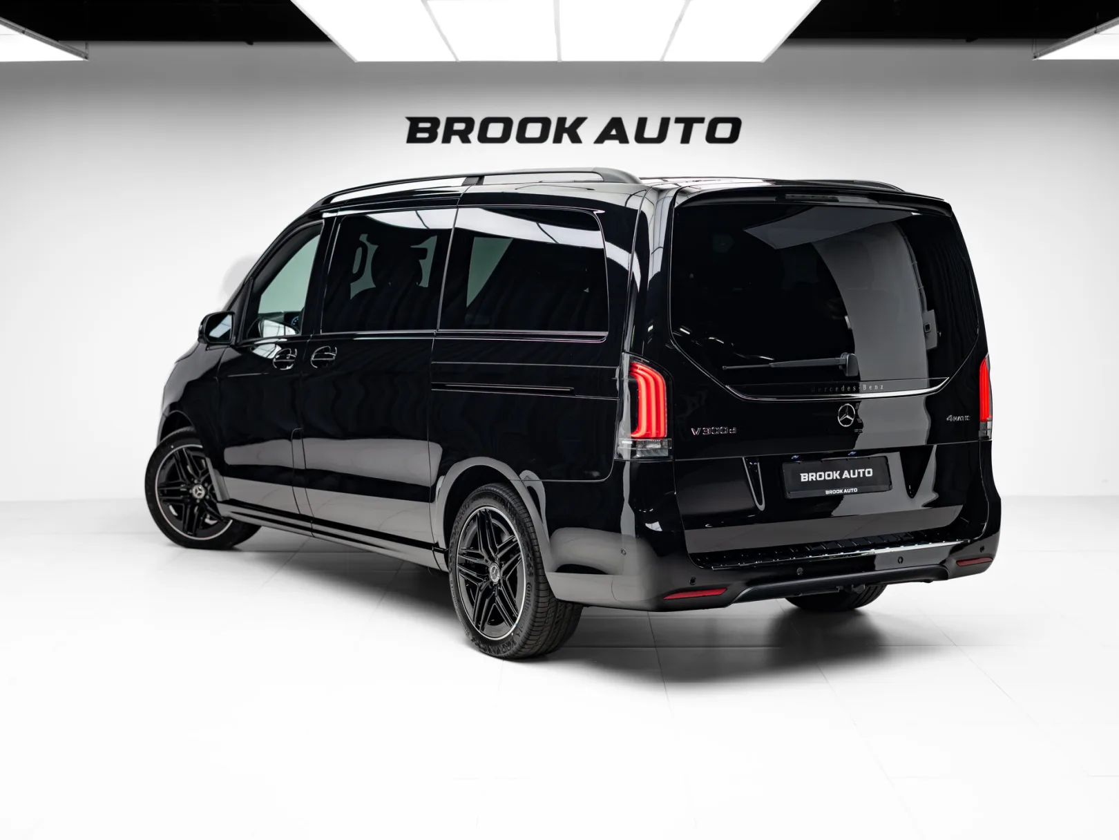 Mercedes-Benz V-Класс Exclusive AMG Line III (W447) Рестайлинг 2, 2026 — экстерьер, фото 6