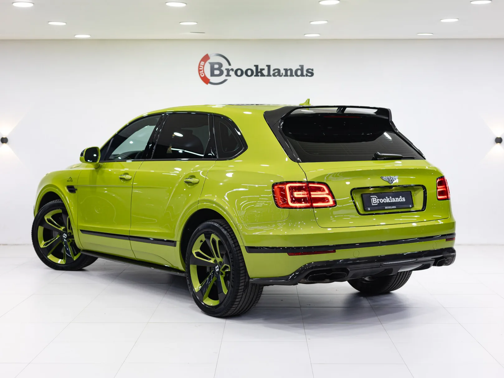 Bentley Bentayga Individual I, 2019 — экстерьер, фото 6