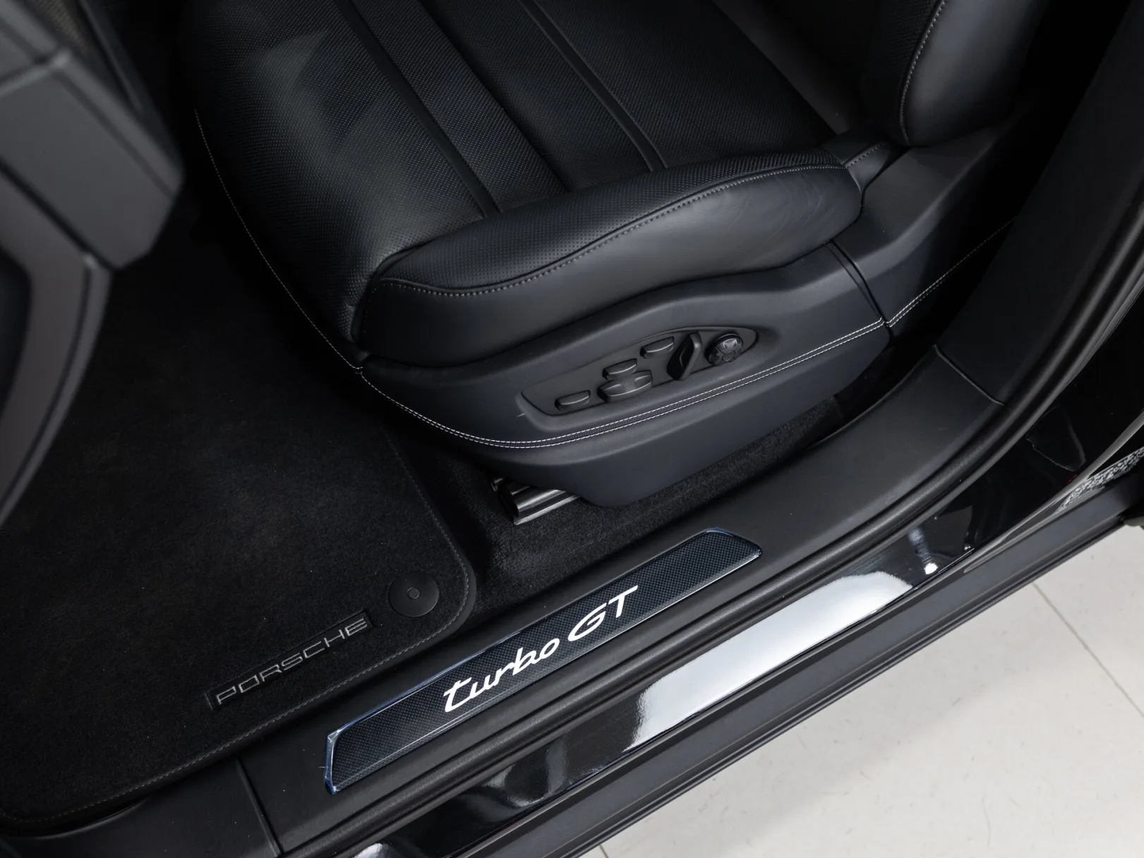 Porsche Cayenne Turbo GT III Рестайлинг, 2026 — экстерьер, фото 12