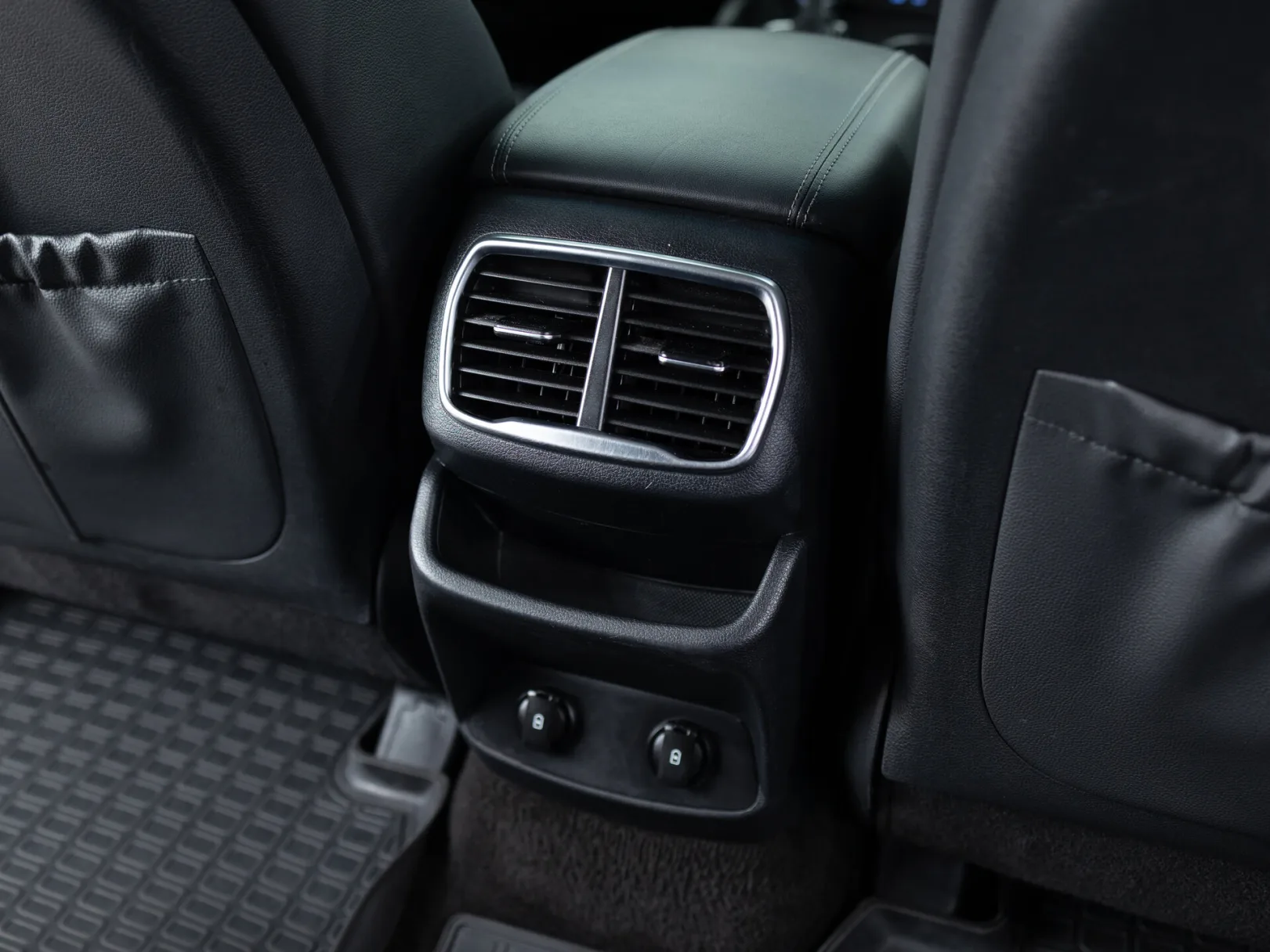 Hyundai Santa Fe Premier 7 мест + Smart Sense IV, 2018 — экстерьер, фото 25