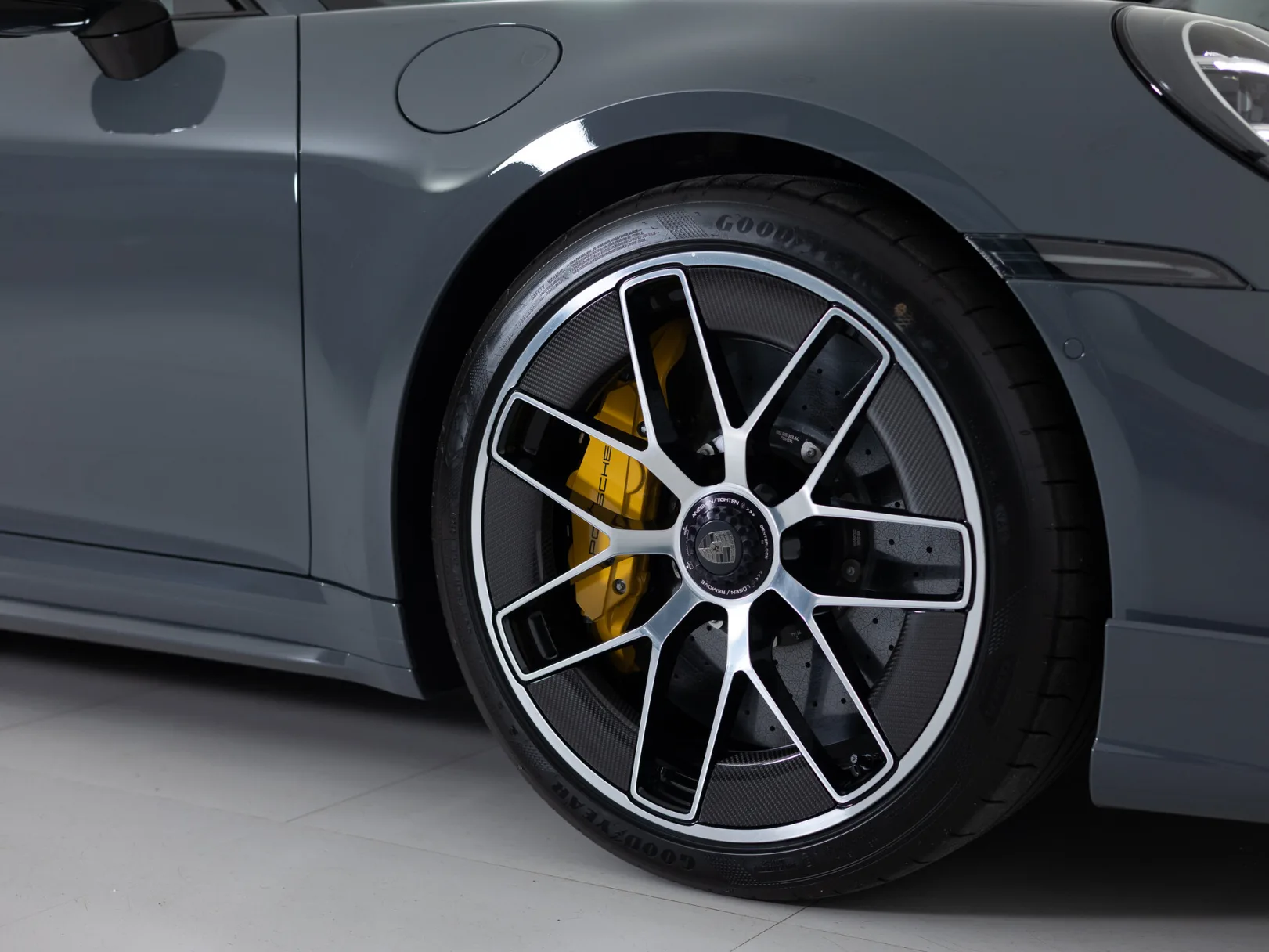 Porsche 911 Turbo S VIII (992) Рестайлинг, 2026 — экстерьер, фото 45