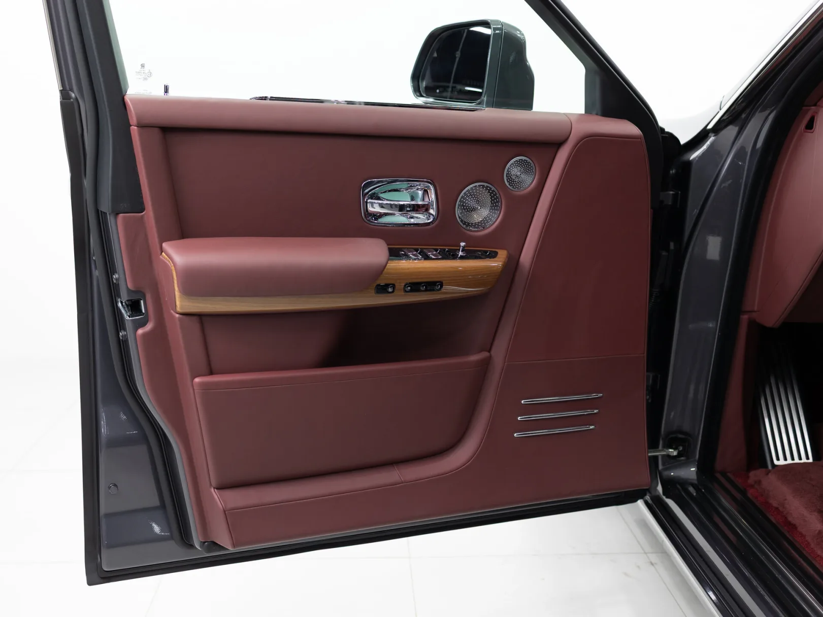Rolls-Royce Phantom Individual VIII Рестайлинг (Series II), 2024 — экстерьер, фото 26