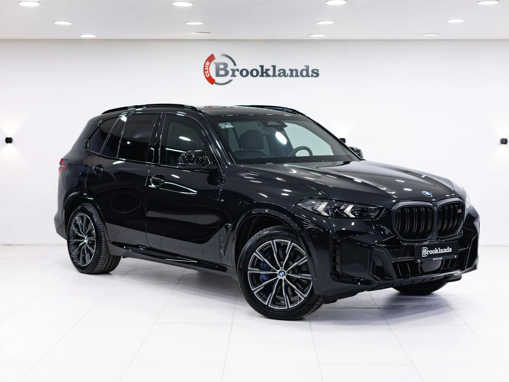 BMW X5 M60i IV (G05/G18) Рестайлинг, 2024 — экстерьер, фото 3