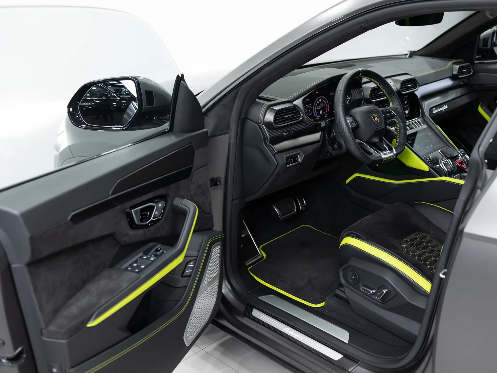Lamborghini Urus Individual I, 2021 — экстерьер, фото 7