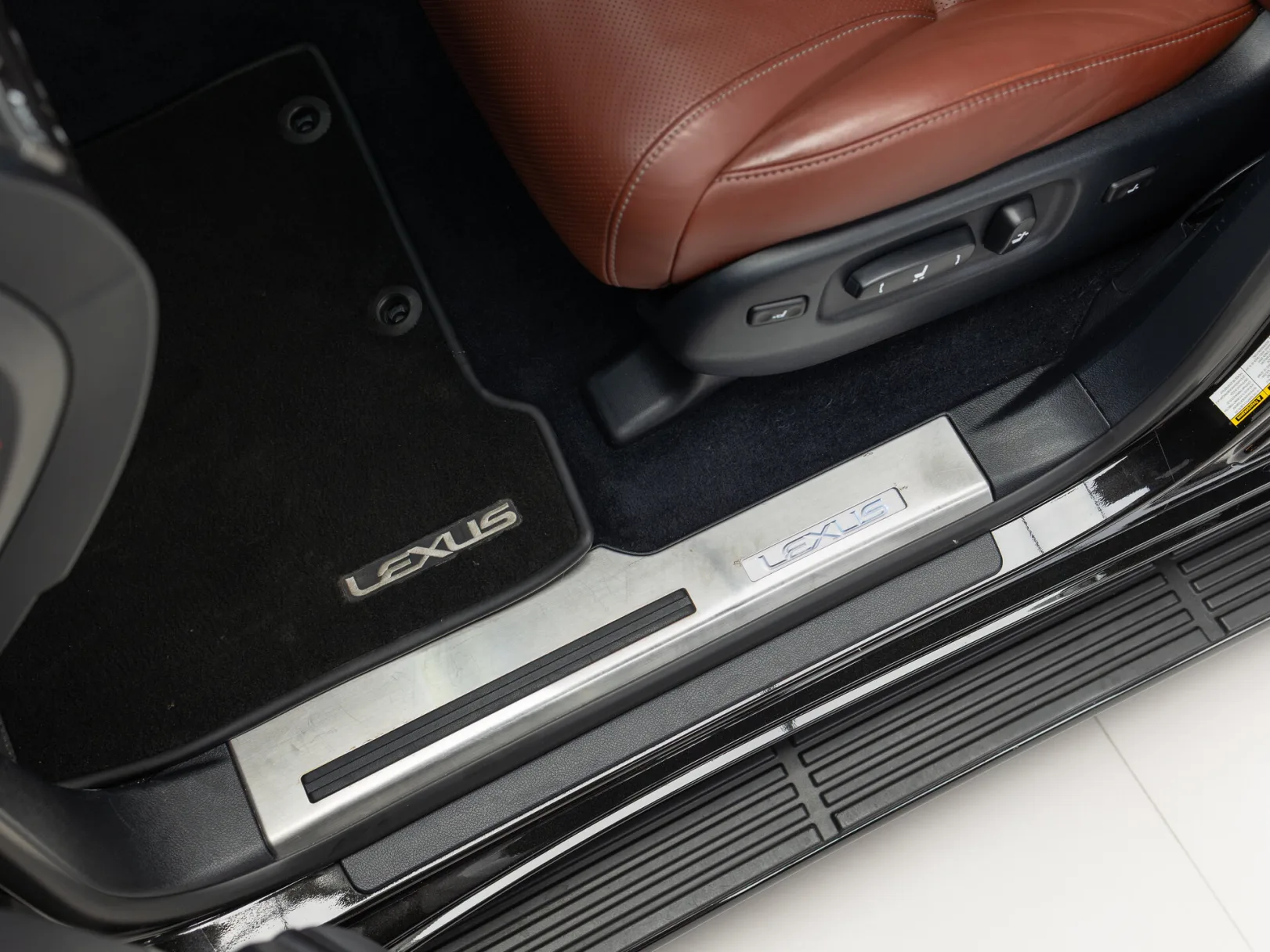 Lexus LX 25th Anniversary Edition 2 III Рестайлинг, 2015 — экстерьер, фото 12