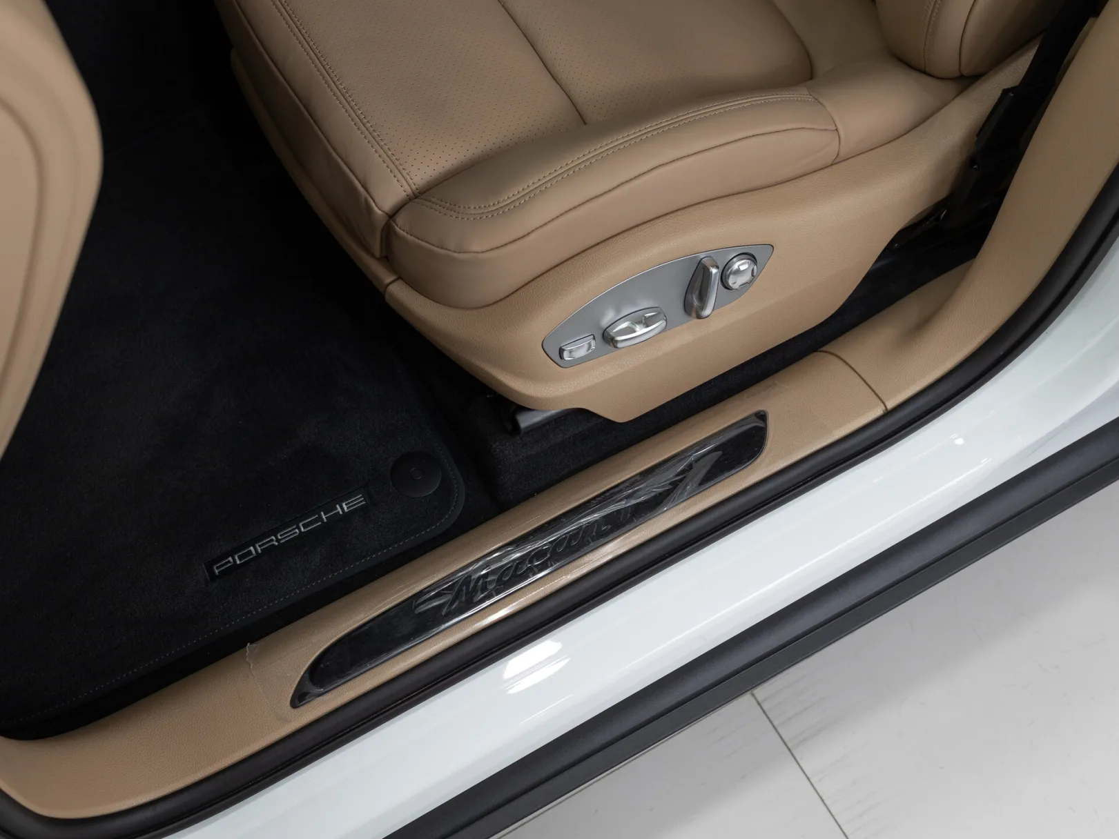 Porsche Macan T I Рестайлинг 2, 2025 — экстерьер, фото 11