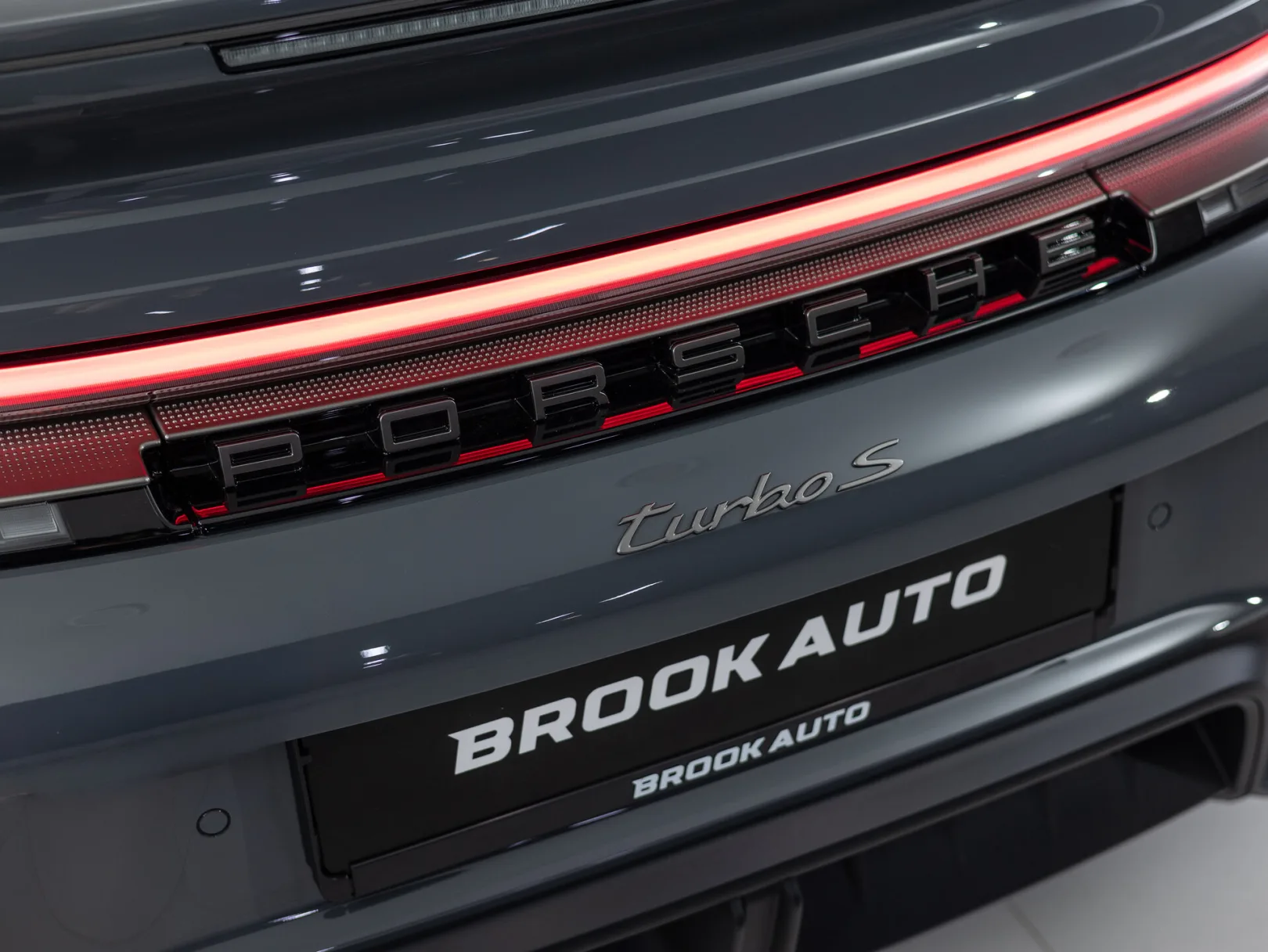 Porsche 911 Turbo S VIII (992) Рестайлинг, 2026 — экстерьер, фото 39