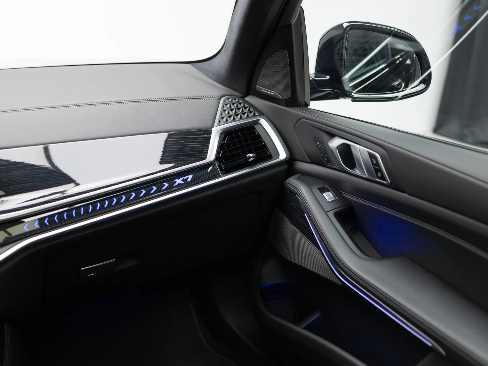 BMW X7 xDrive40i M Sport I (G07) Рестайлинг, 2022 — экстерьер, фото 19