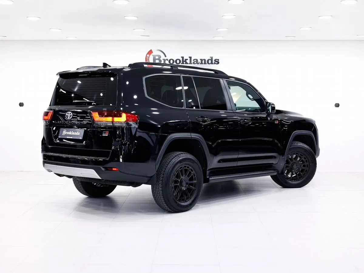 Toyota Land Cruiser 300 Series, 2021 — экстерьер, фото 6
