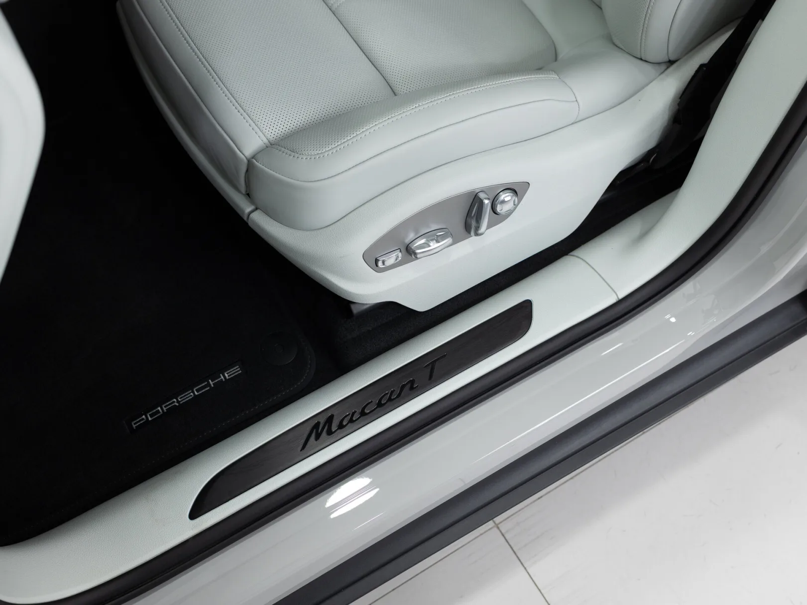 Porsche Macan T I Рестайлинг 2, 2025 — экстерьер, фото 10
