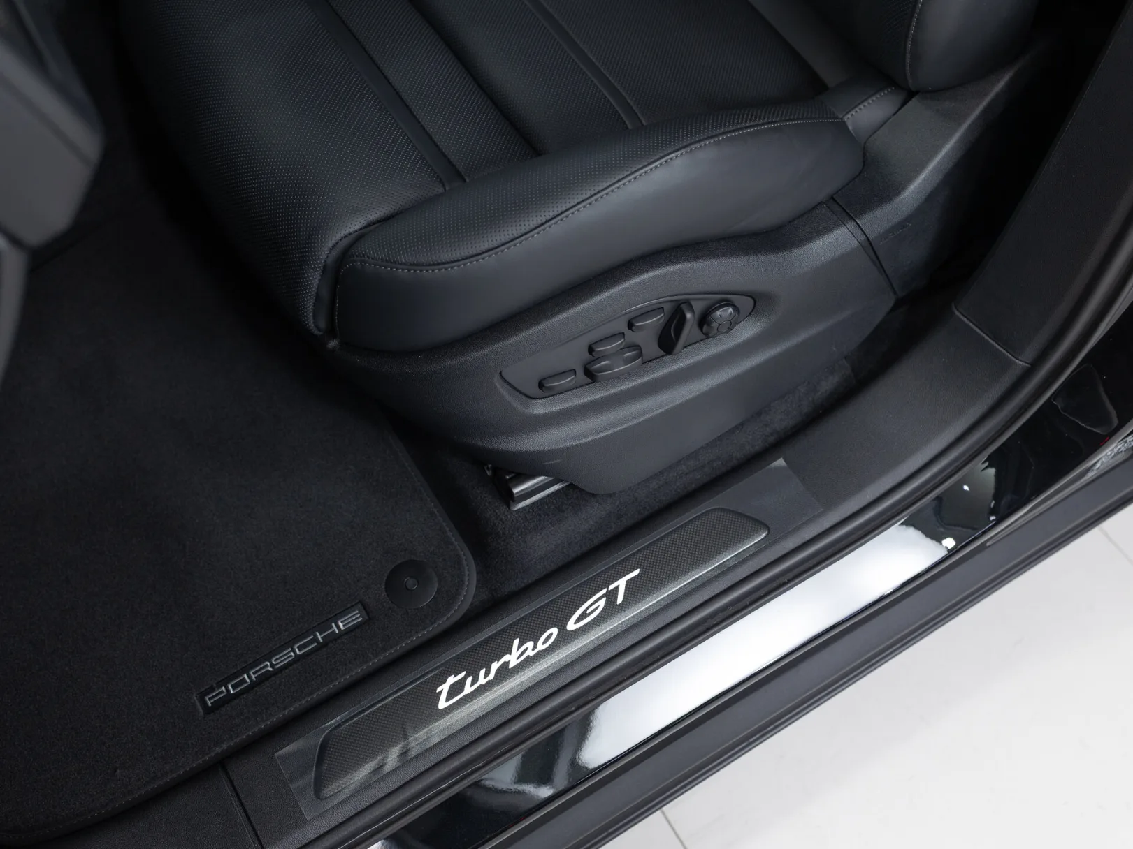 Porsche Cayenne Turbo GT III Рестайлинг, 2025 — экстерьер, фото 12