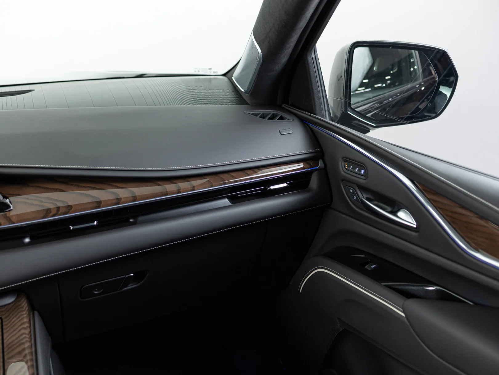 Cadillac Escalade Sport Platinum V Рестайлинг, 2024 — экстерьер, фото 25