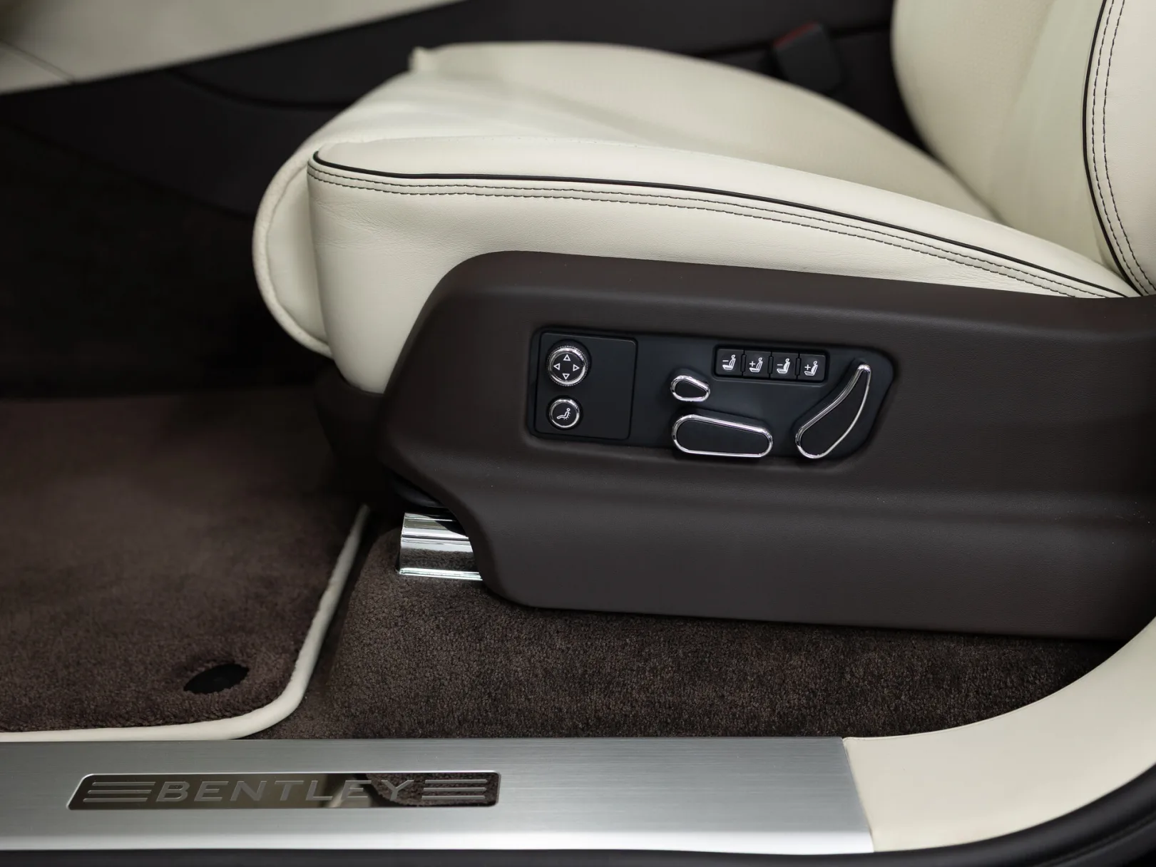 Bentley Bentayga Individual I Рестайлинг, 2022 — экстерьер, фото 14