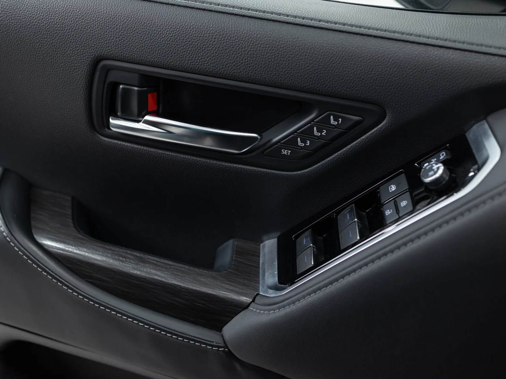 Toyota Land Cruiser 70th Anniversary 300 Series, 2021 — экстерьер, фото 9