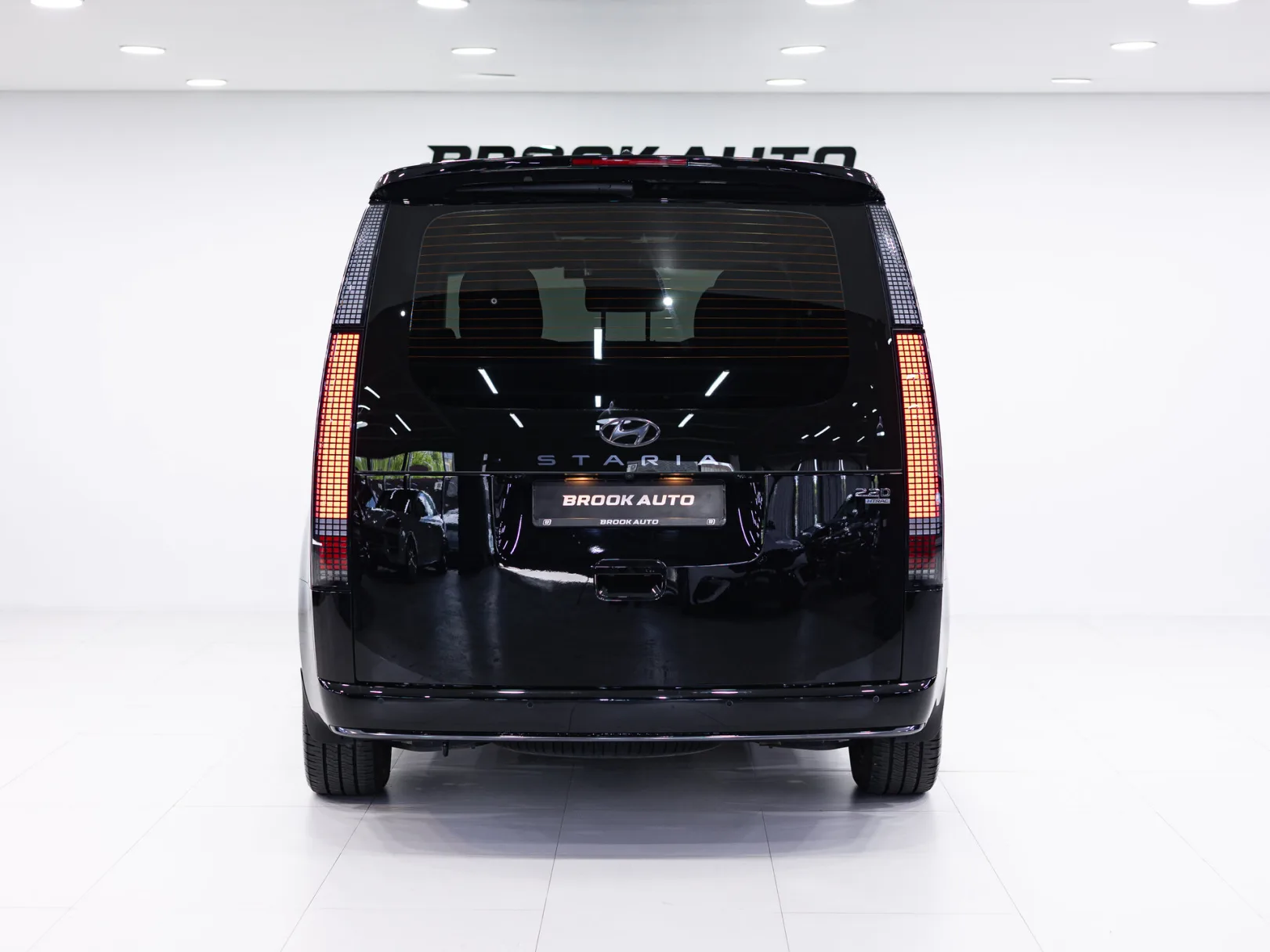 Hyundai Staria I, 2023 — экстерьер, фото 5