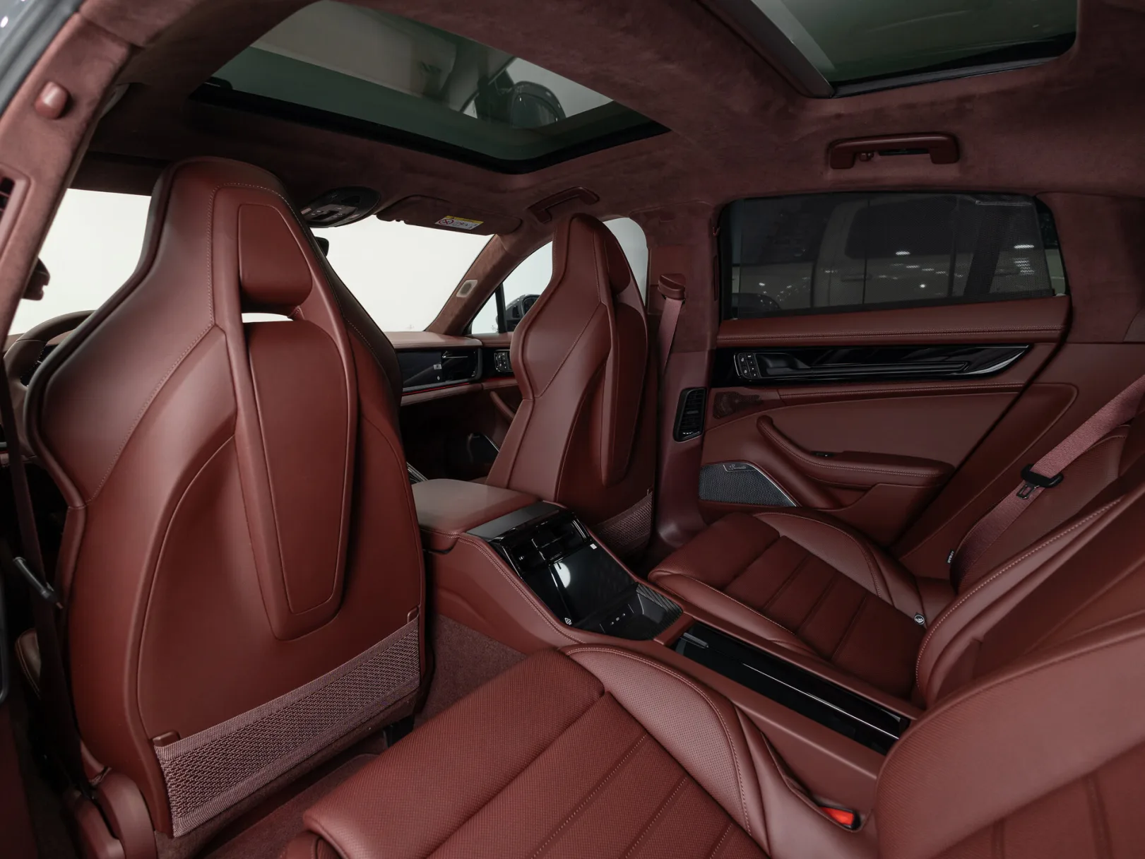 Porsche Panamera Turbo S E-Hybrid III, 2026 — экстерьер, фото 29