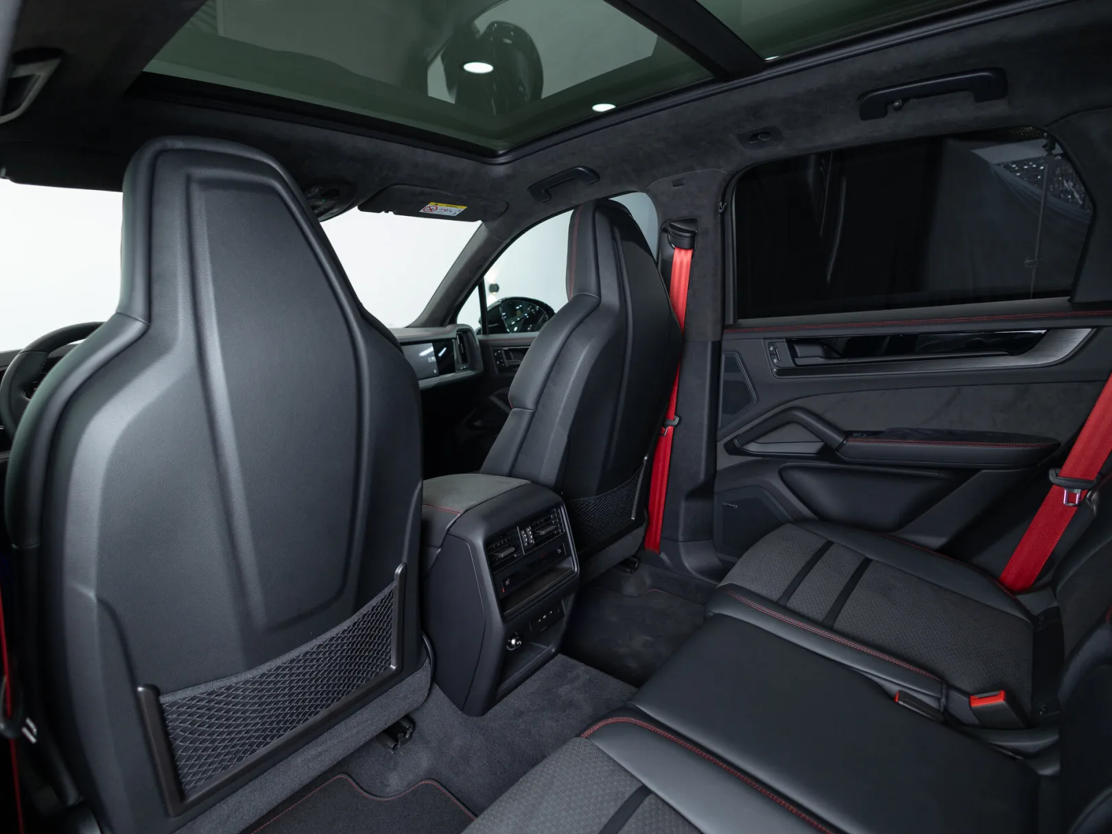 Porsche Cayenne GTS III Рестайлинг, 2024 — экстерьер, фото 27