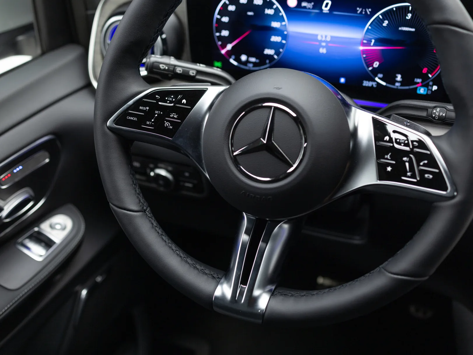 Mercedes-Benz V-Класс Exclusive III (W447) Рестайлинг 2, 2026 — экстерьер, фото 17