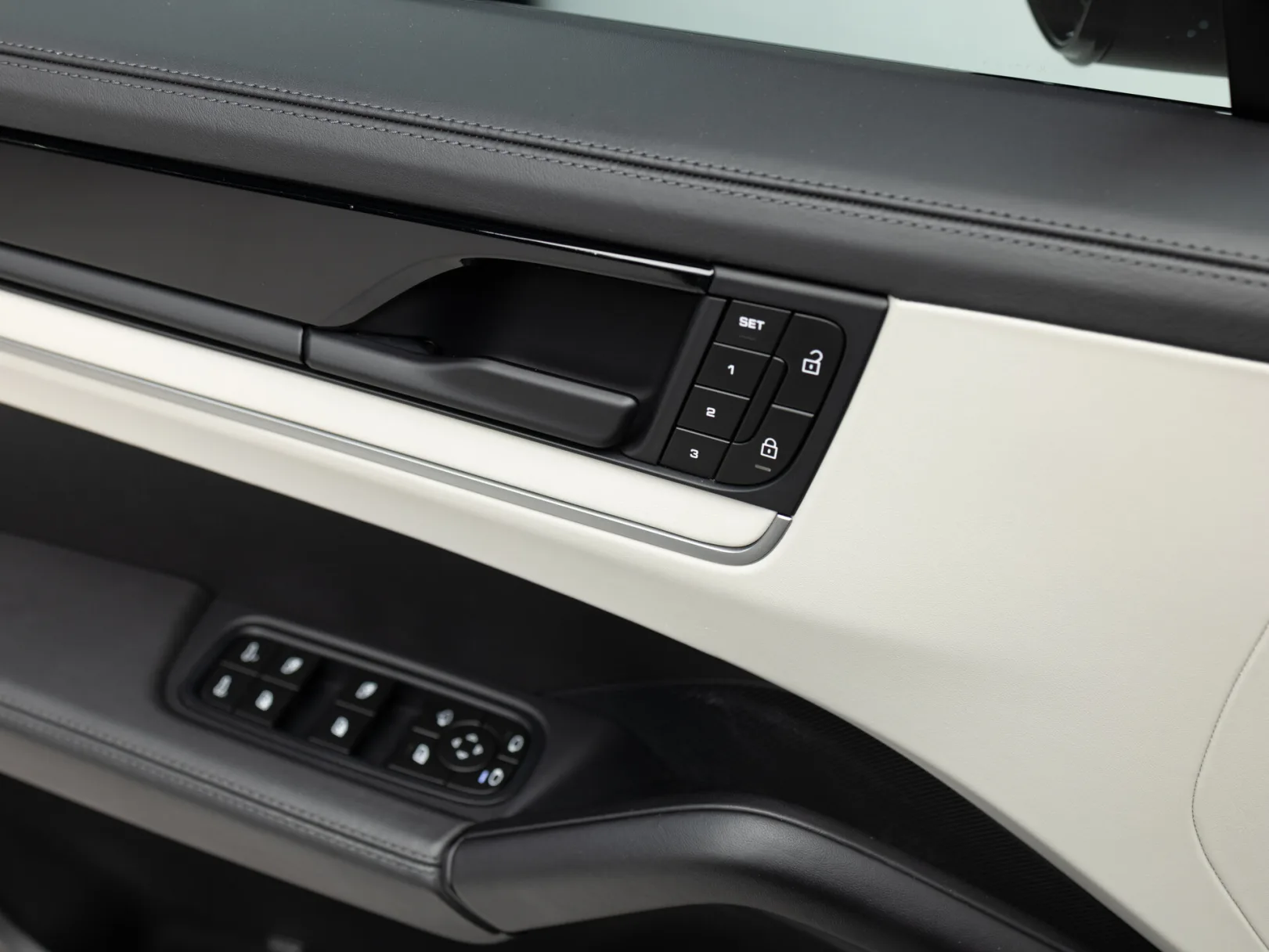Porsche Cayenne S Coupé III Рестайлинг, 2023 — экстерьер, фото 9