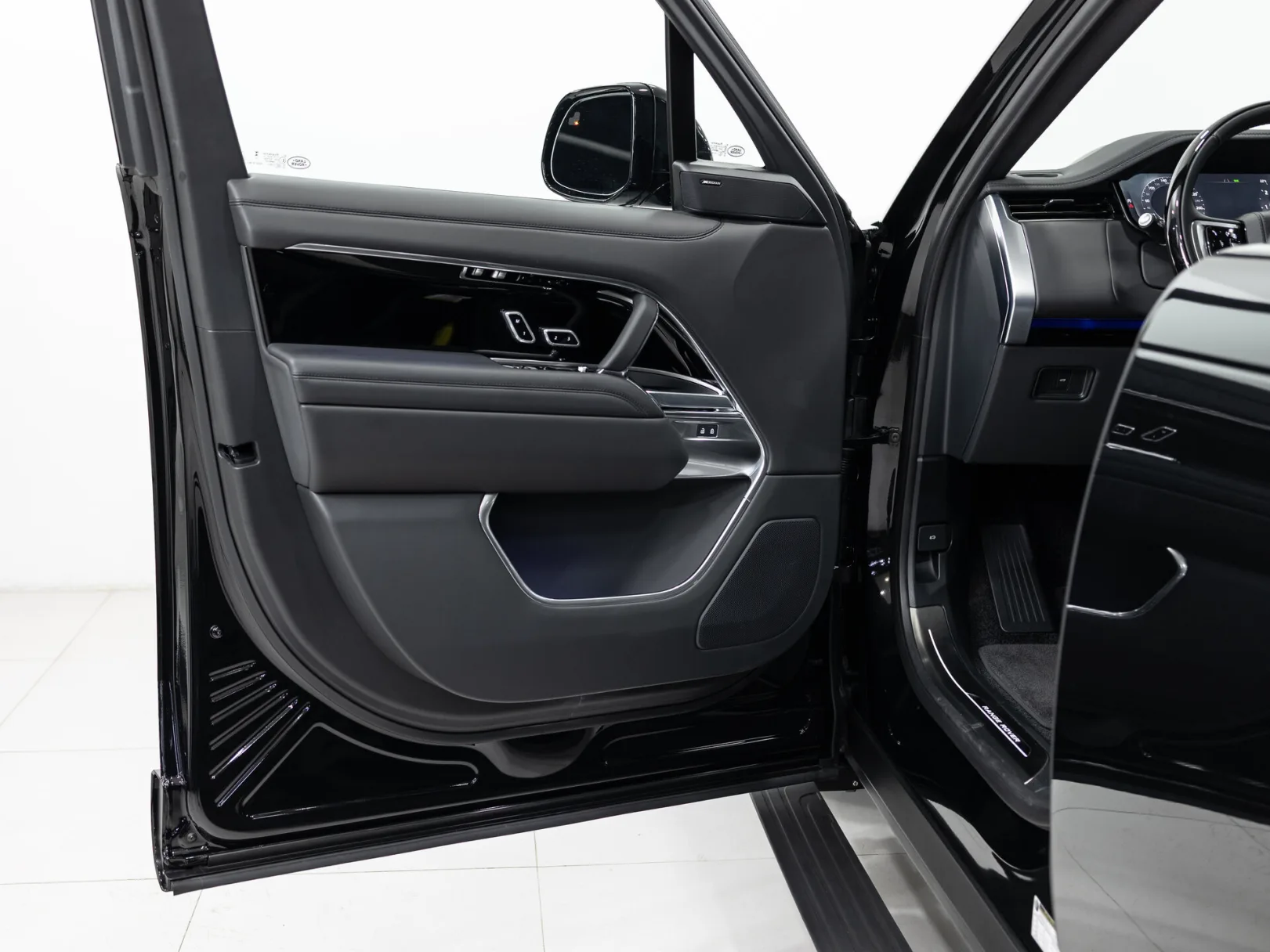 Land Rover Range Rover SE (USA) V, 2025 — экстерьер, фото 8