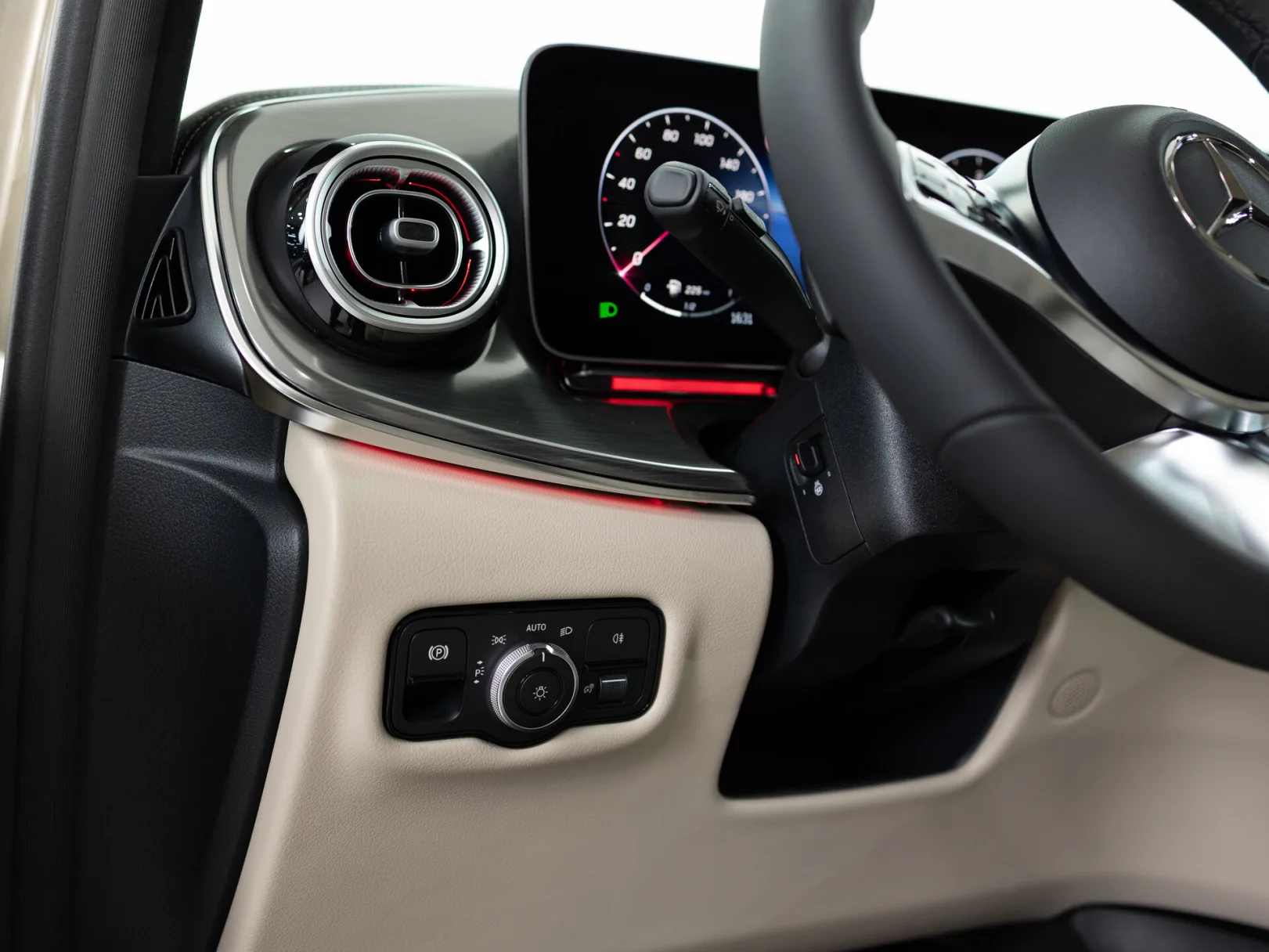 Mercedes-Benz V-Класс Exclusive III (W447) Рестайлинг 2, 2025 — экстерьер, фото 15