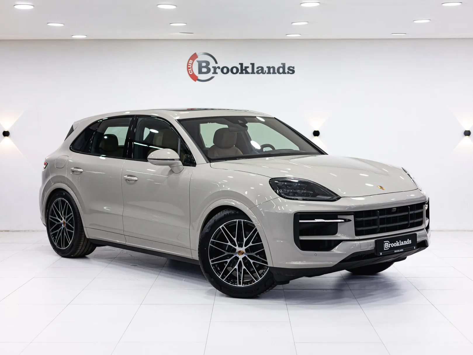 Porsche Cayenne Базовая III Рестайлинг, 2025 — экстерьер, фото 3