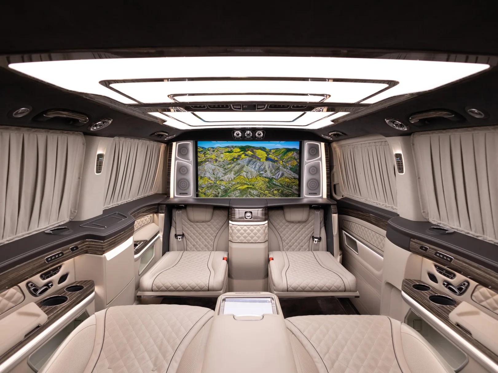 Mercedes-Benz V-Класс VIP III (W447) Рестайлинг, 2021 — экстерьер, фото 24