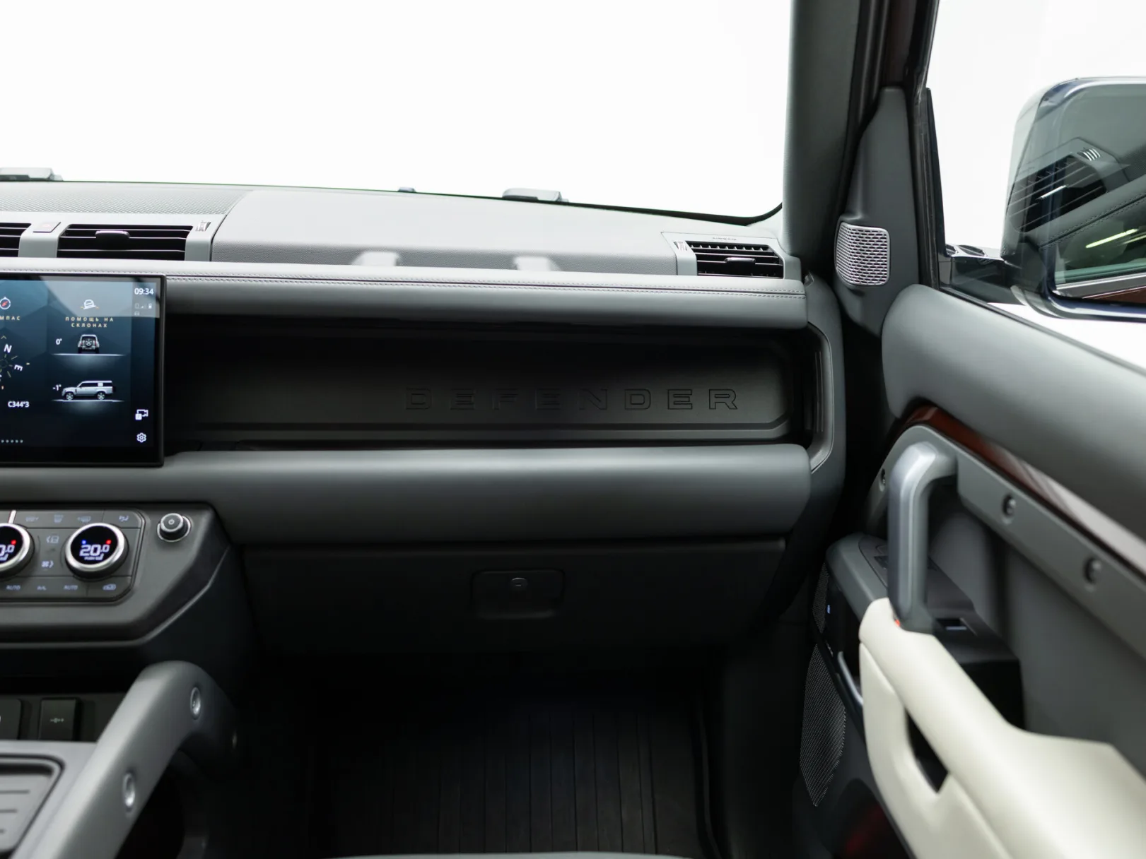 Land Rover Defender X II, 2022 — экстерьер, фото 21