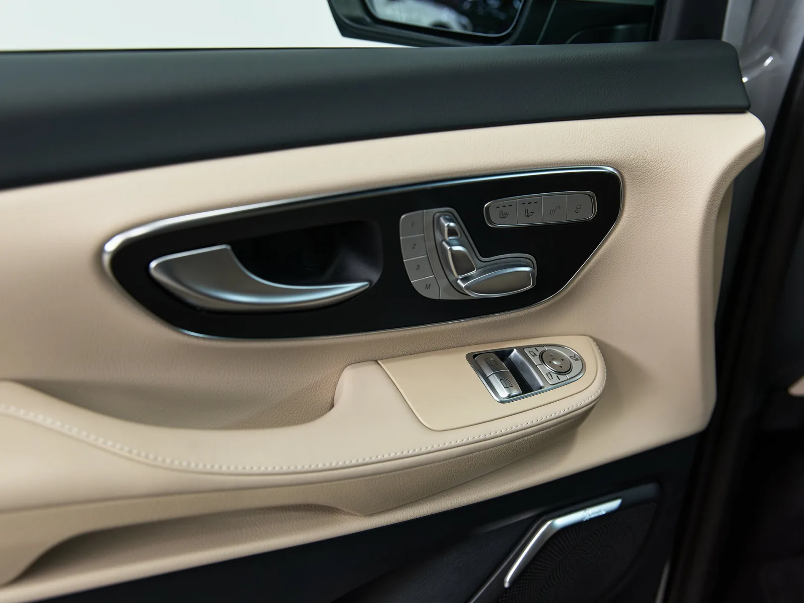 Mercedes-Benz V-Класс Exclusive III (W447) Рестайлинг 2, 2026 — экстерьер, фото 9