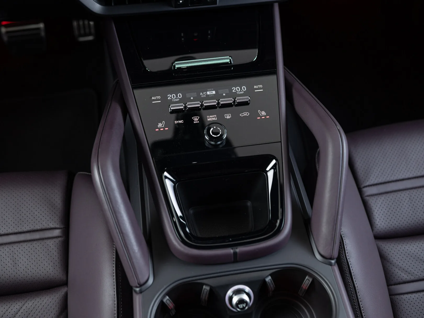 Porsche Cayenne GTS Coupé III Рестайлинг, 2024 — экстерьер, фото 20