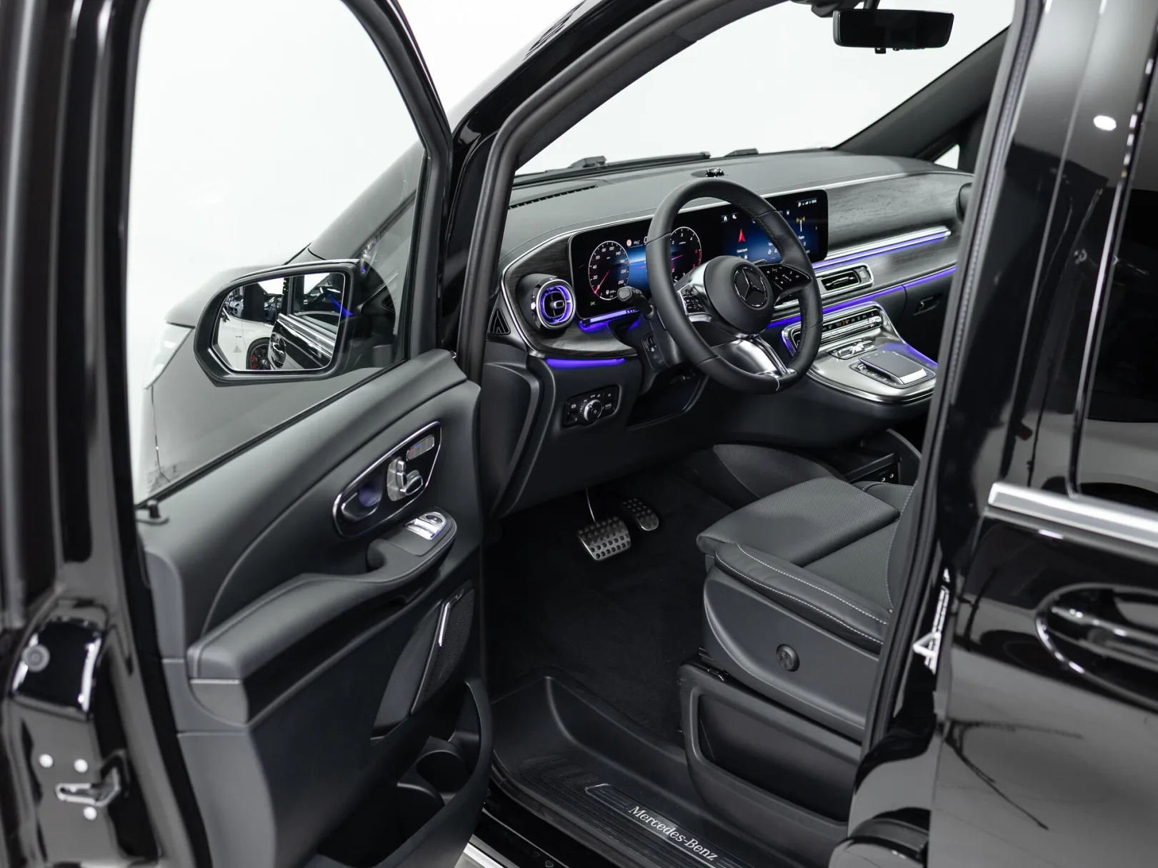 Mercedes-Benz V-Класс Exclusive III (W447) Рестайлинг 2, 2026 — экстерьер, фото 8