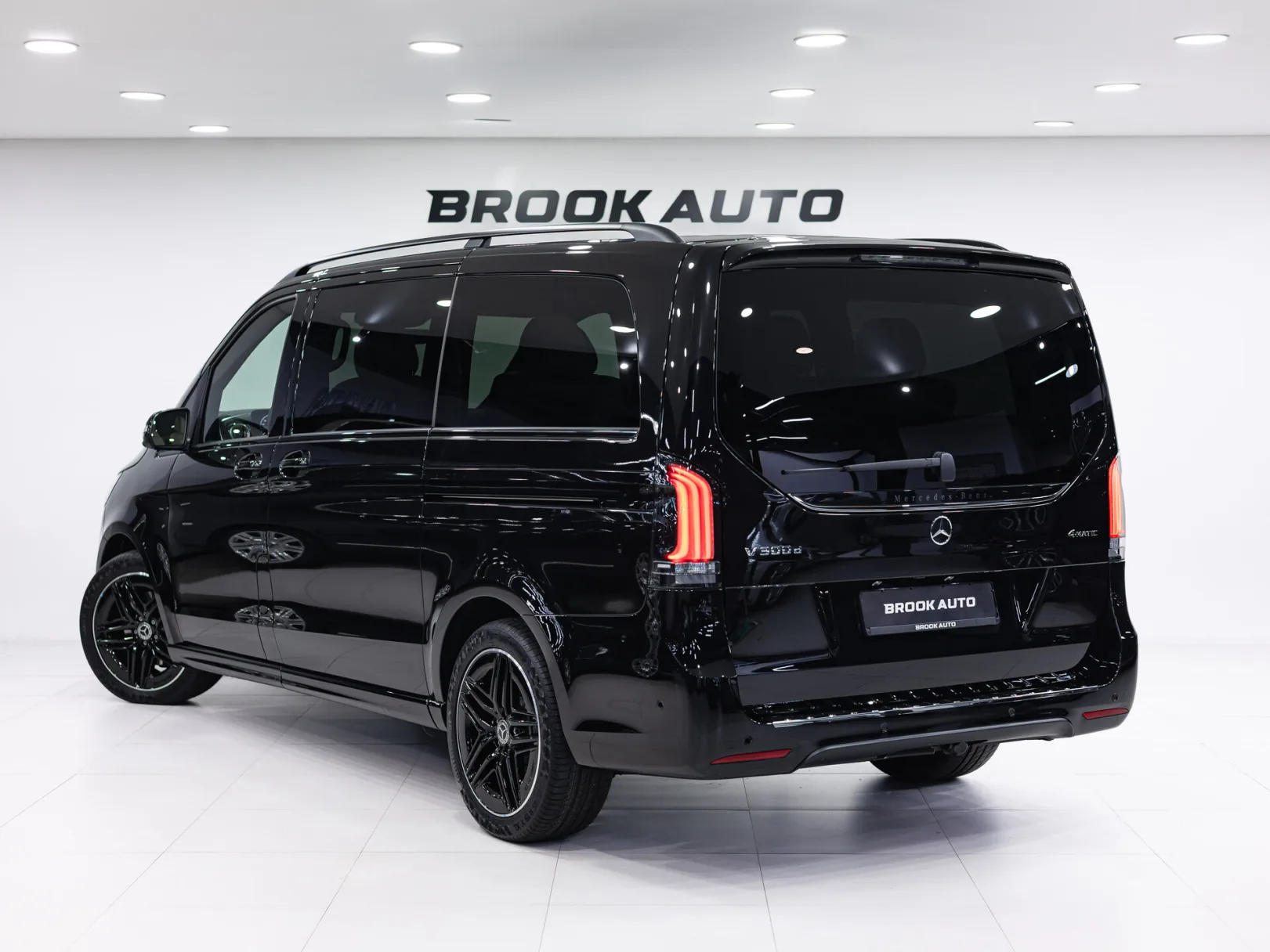 Mercedes-Benz V-Класс Exclusive AMG Line III (W447) Рестайлинг 2, 2025 — экстерьер, фото 6