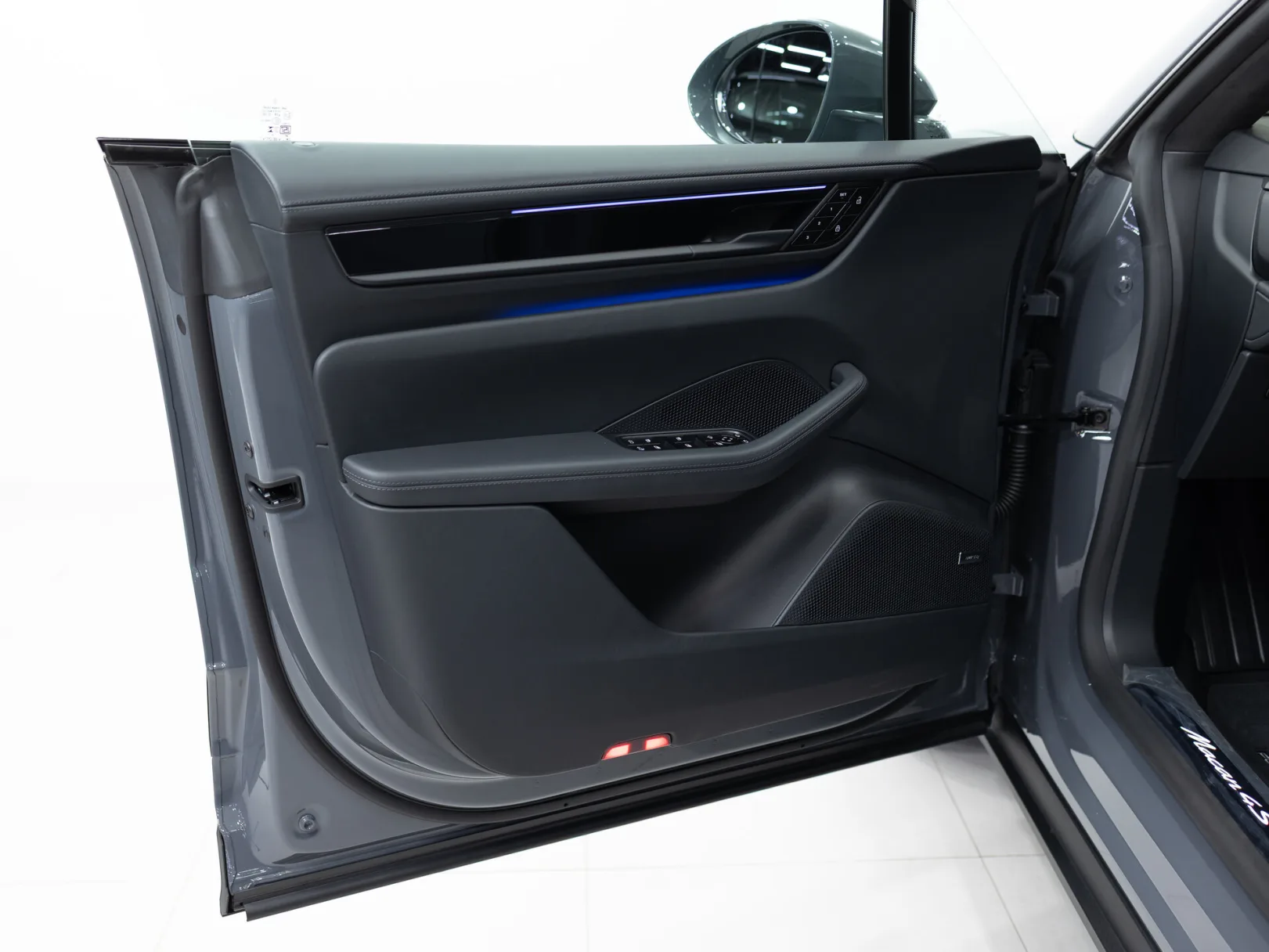 Porsche Macan 4S Electric II, 2025 — экстерьер, фото 8