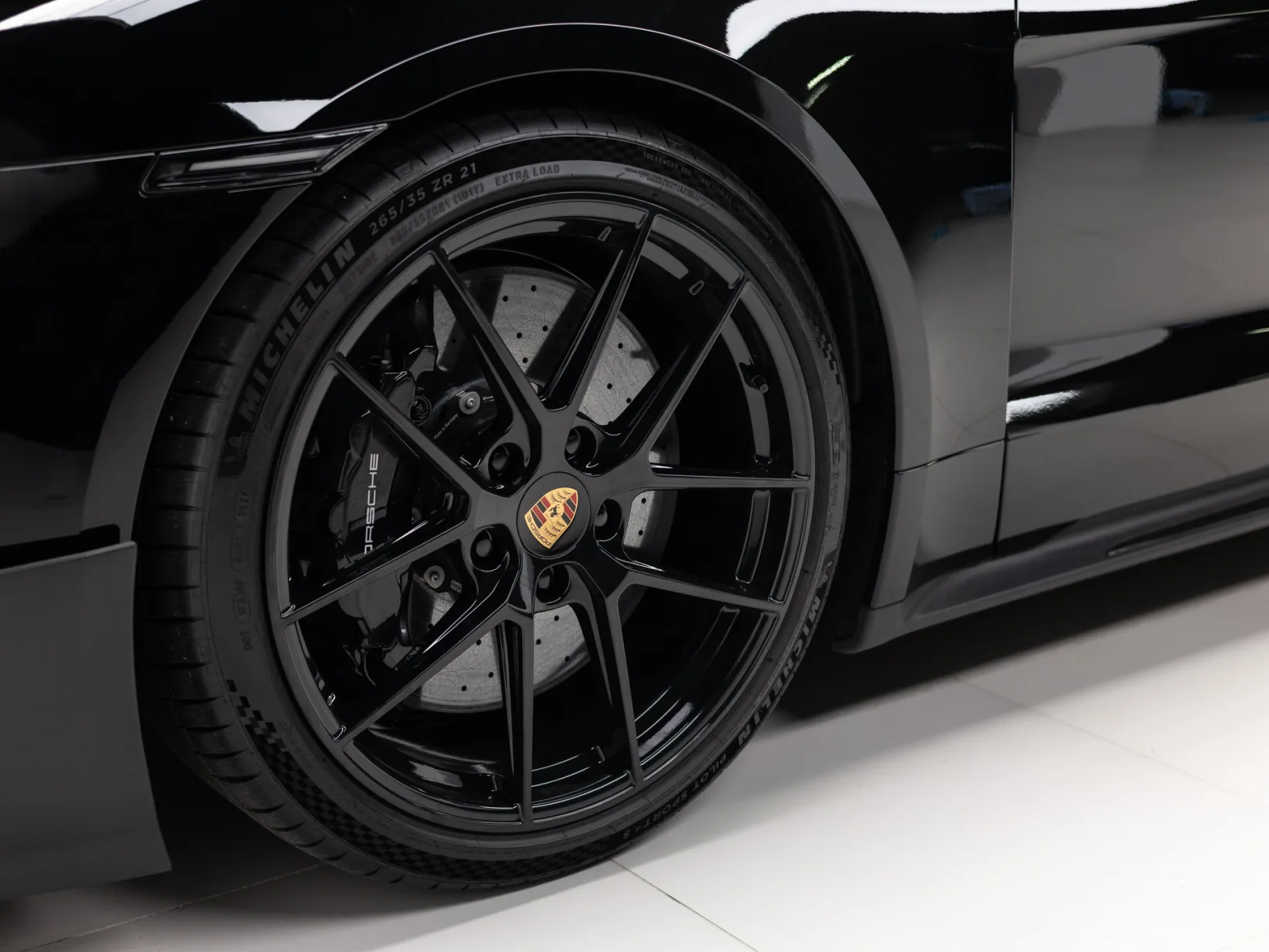 Porsche Taycan Turbo GT Weissach I Рестайлинг, 2024 — экстерьер, фото 38