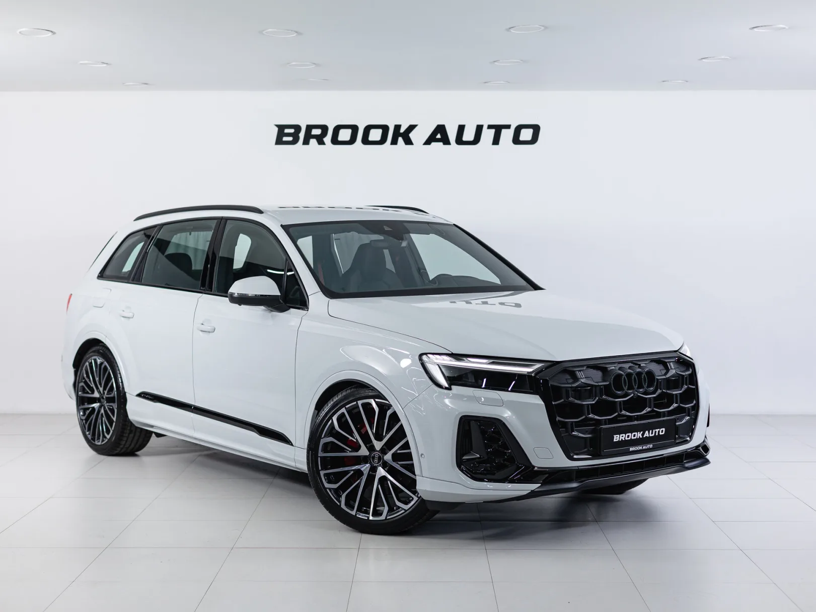 Audi Q7 55 TFSI quattro tiptronic II (4M) Рестайлинг 2, 2024 — экстерьер, фото 3
