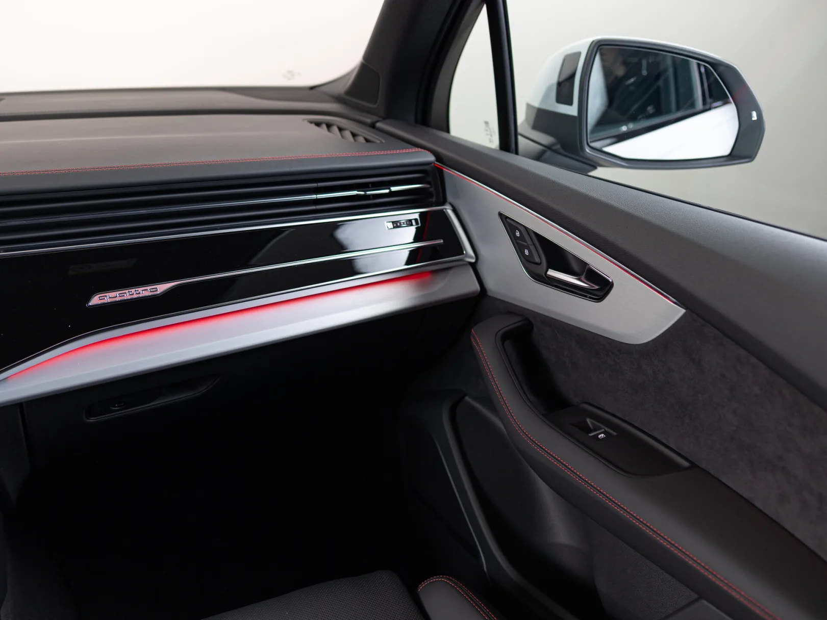 Audi Q7 55 TFSI quattro tiptronic II (4M) Рестайлинг 2, 2024 — экстерьер, фото 20