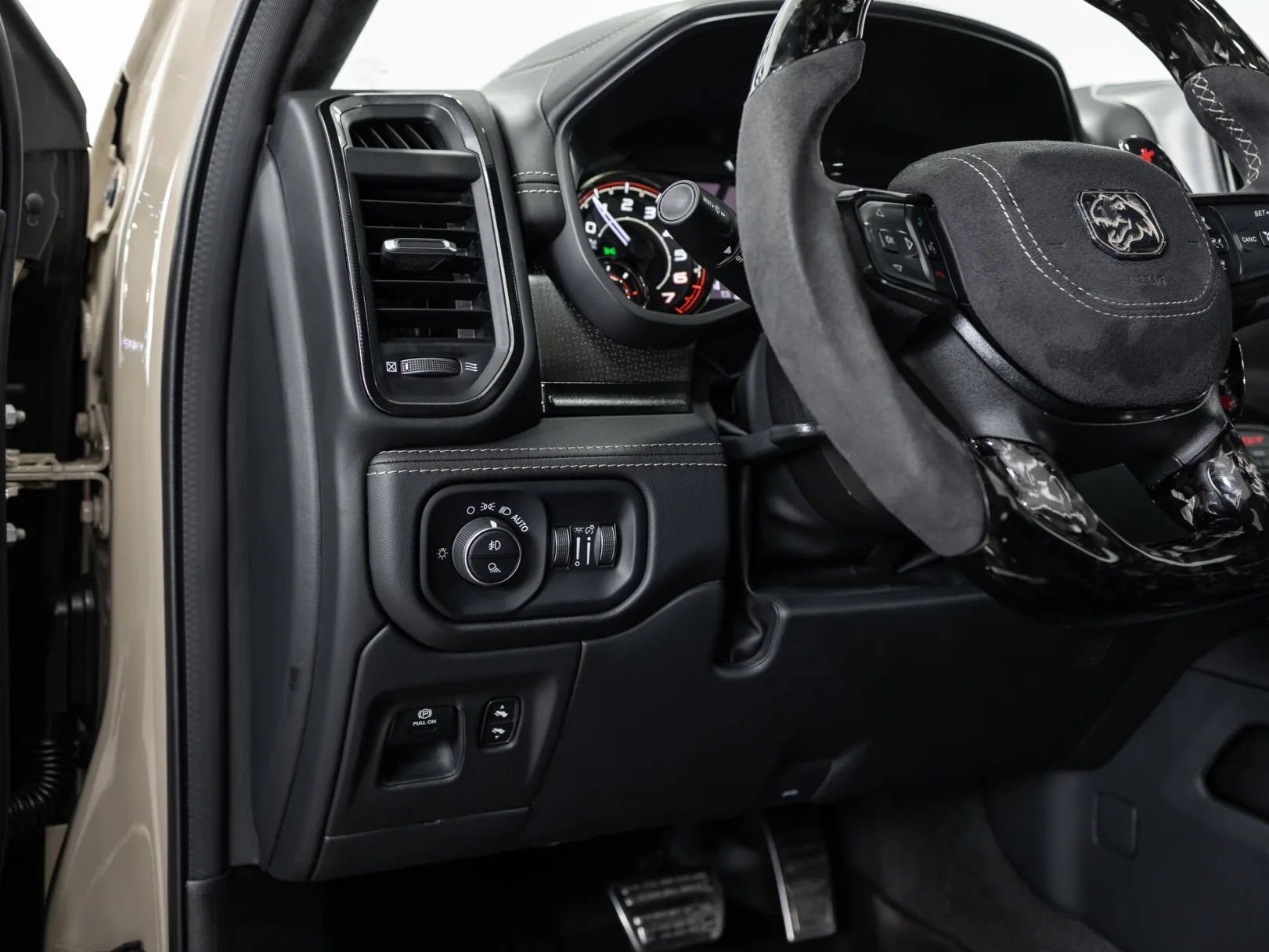 Ram 1500 TRX V, 2022 — экстерьер, фото 12