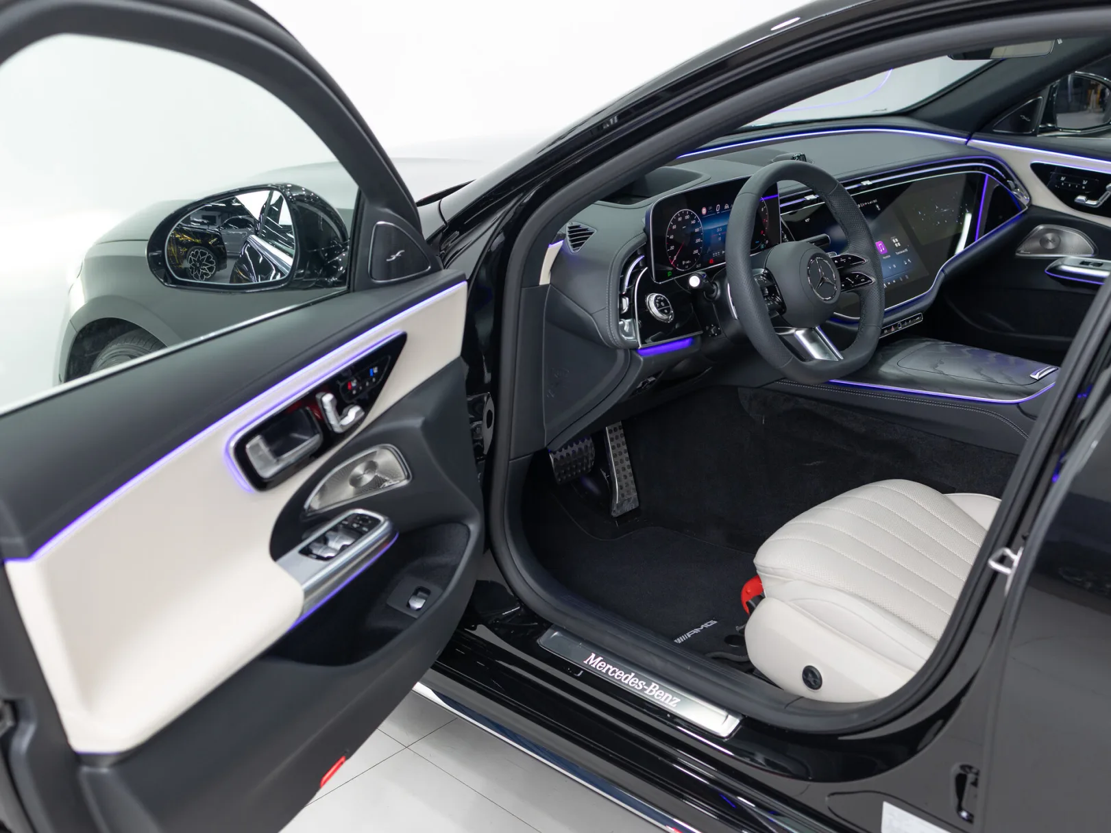 Mercedes-Benz E-Класс E 300 4MATIC AMG Line VI (W214, S214), 2025 — экстерьер, фото 7
