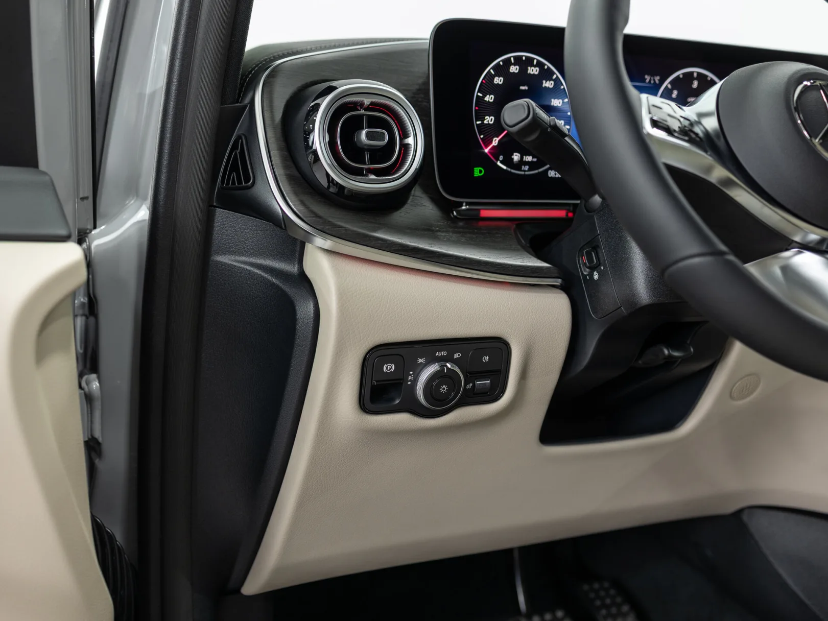 Mercedes-Benz V-Класс Exclusive III (W447) Рестайлинг 2, 2026 — экстерьер, фото 16