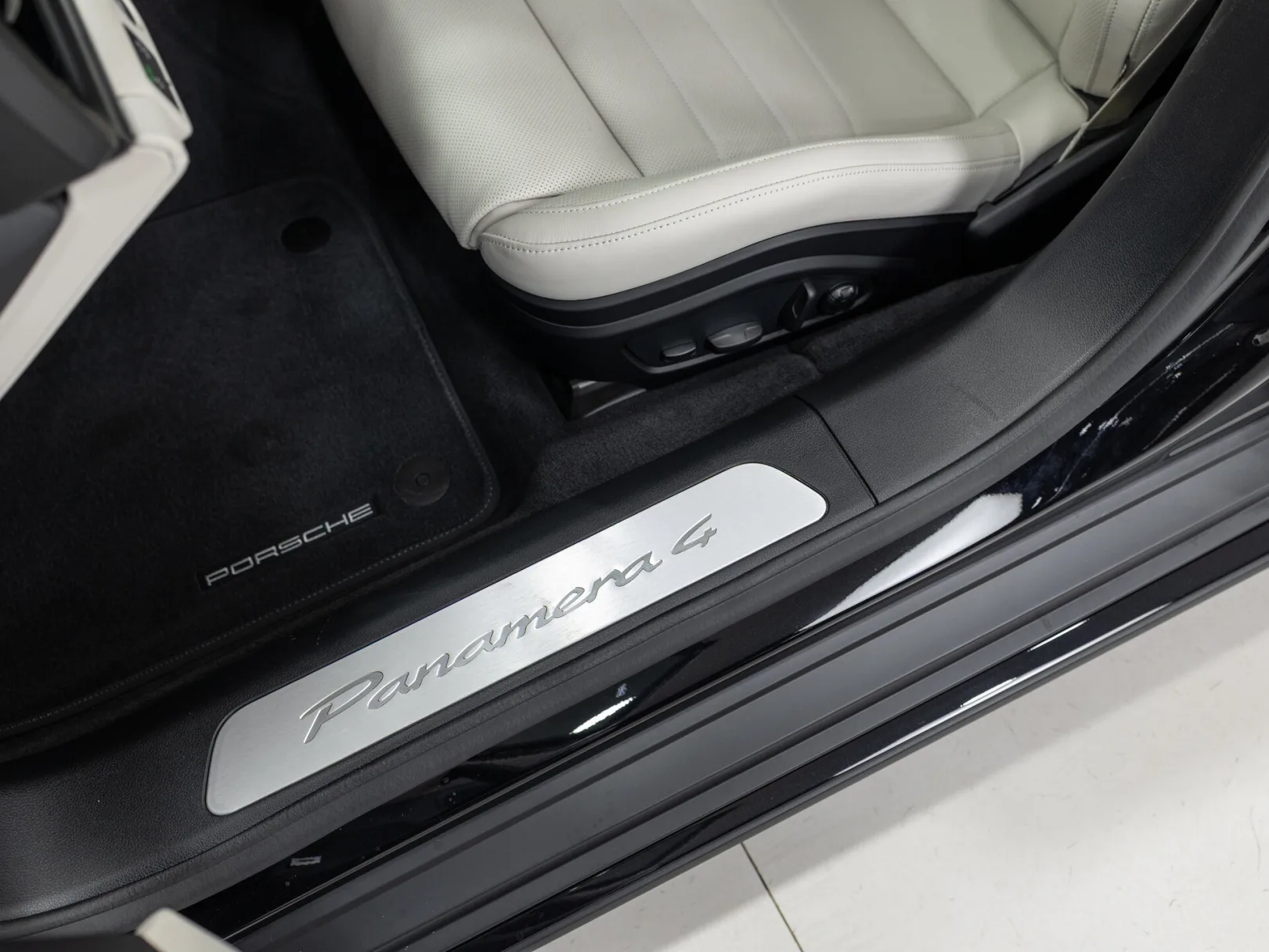Porsche Panamera 4 III, 2026 — экстерьер, фото 12