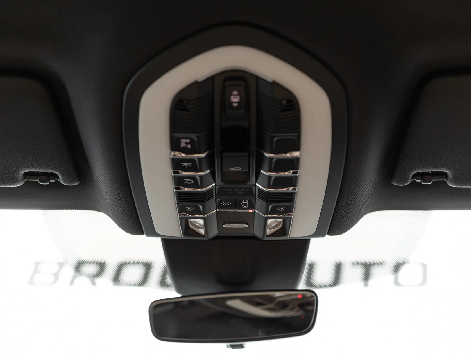 Porsche Macan T I Рестайлинг 2, 2025 — экстерьер, фото 16