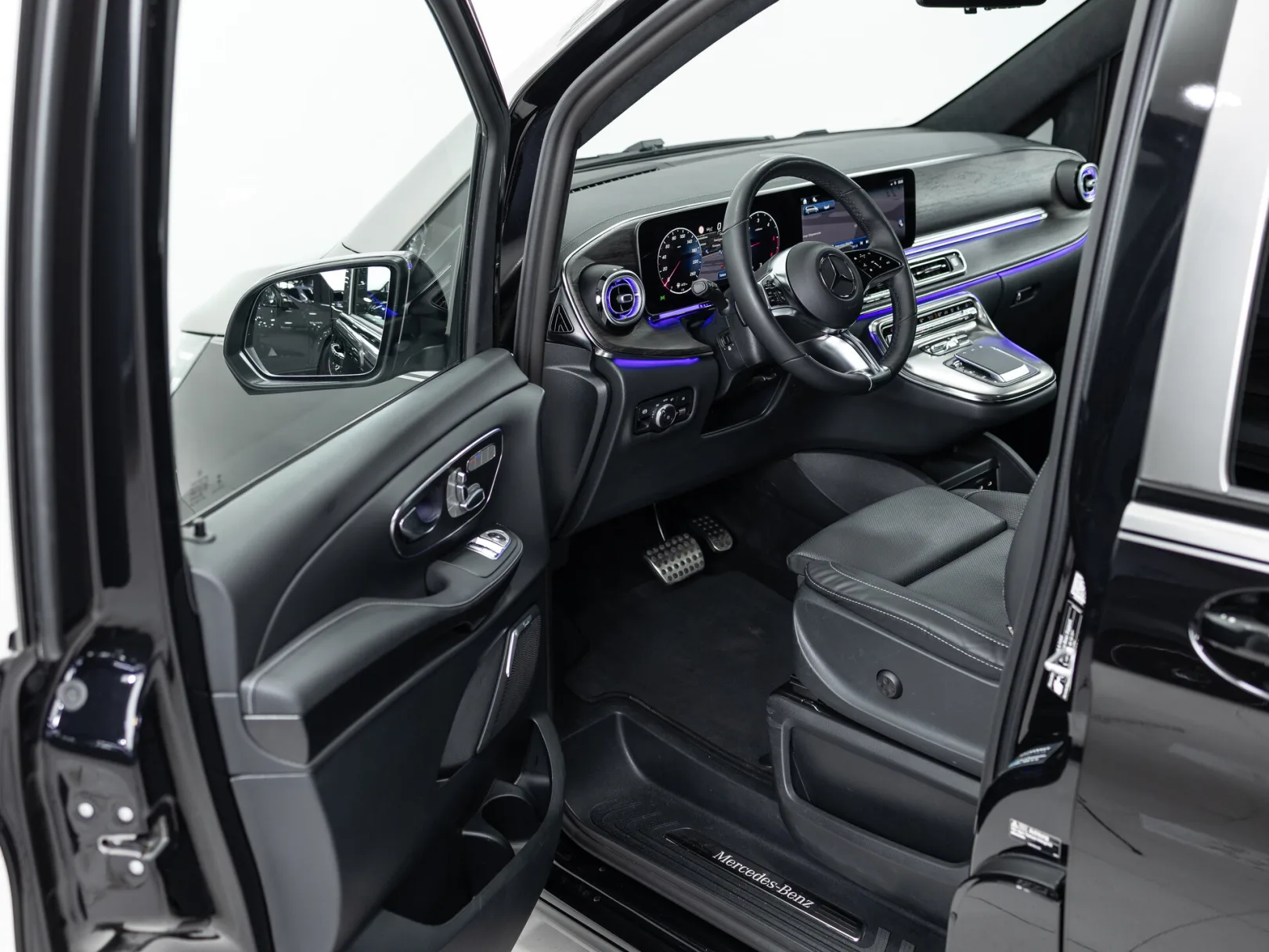 Mercedes-Benz V-Класс Exclusive III (W447) Рестайлинг 2, 2025 — экстерьер, фото 17