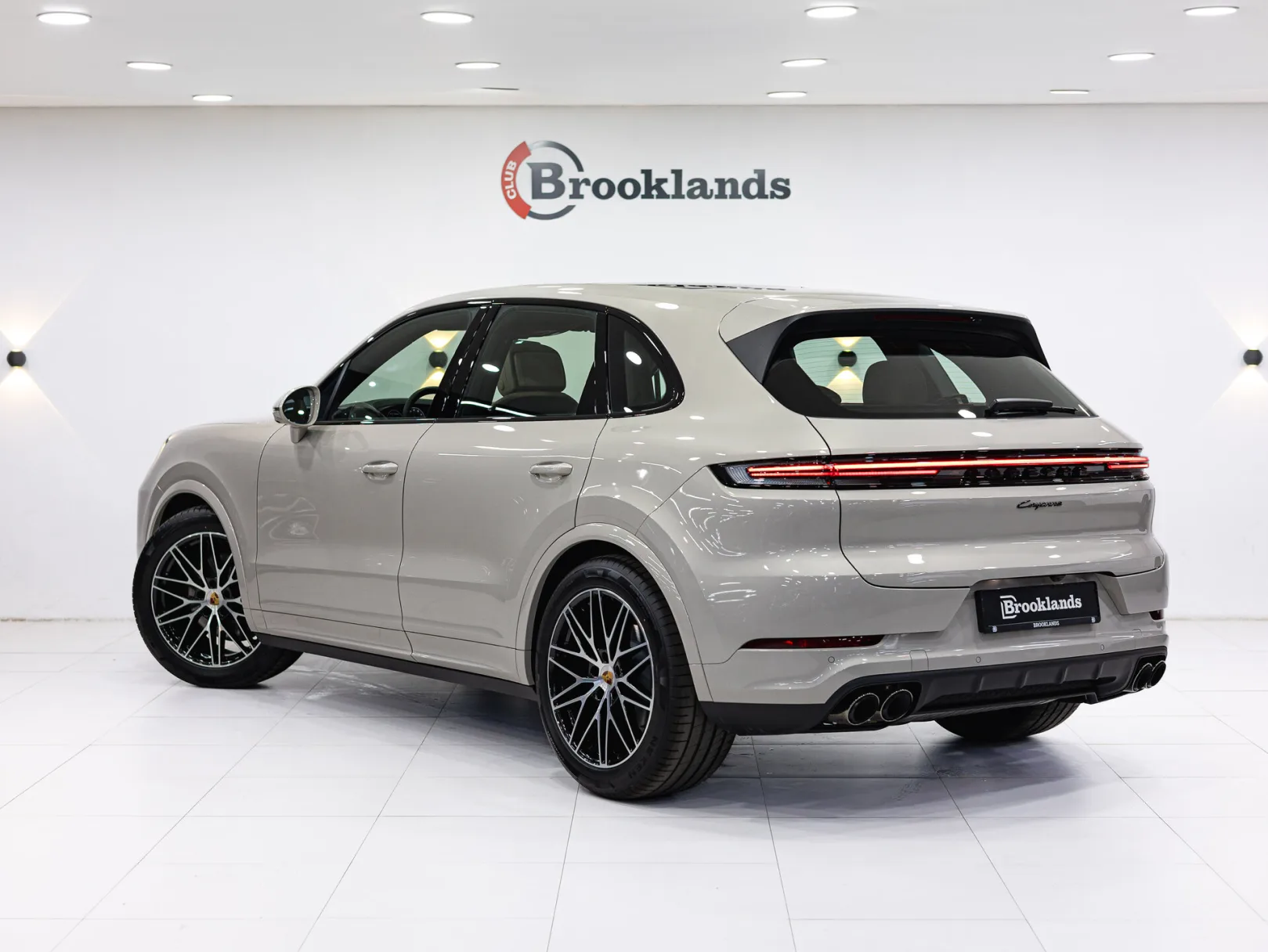 Porsche Cayenne Базовая III Рестайлинг, 2025 — экстерьер, фото 6
